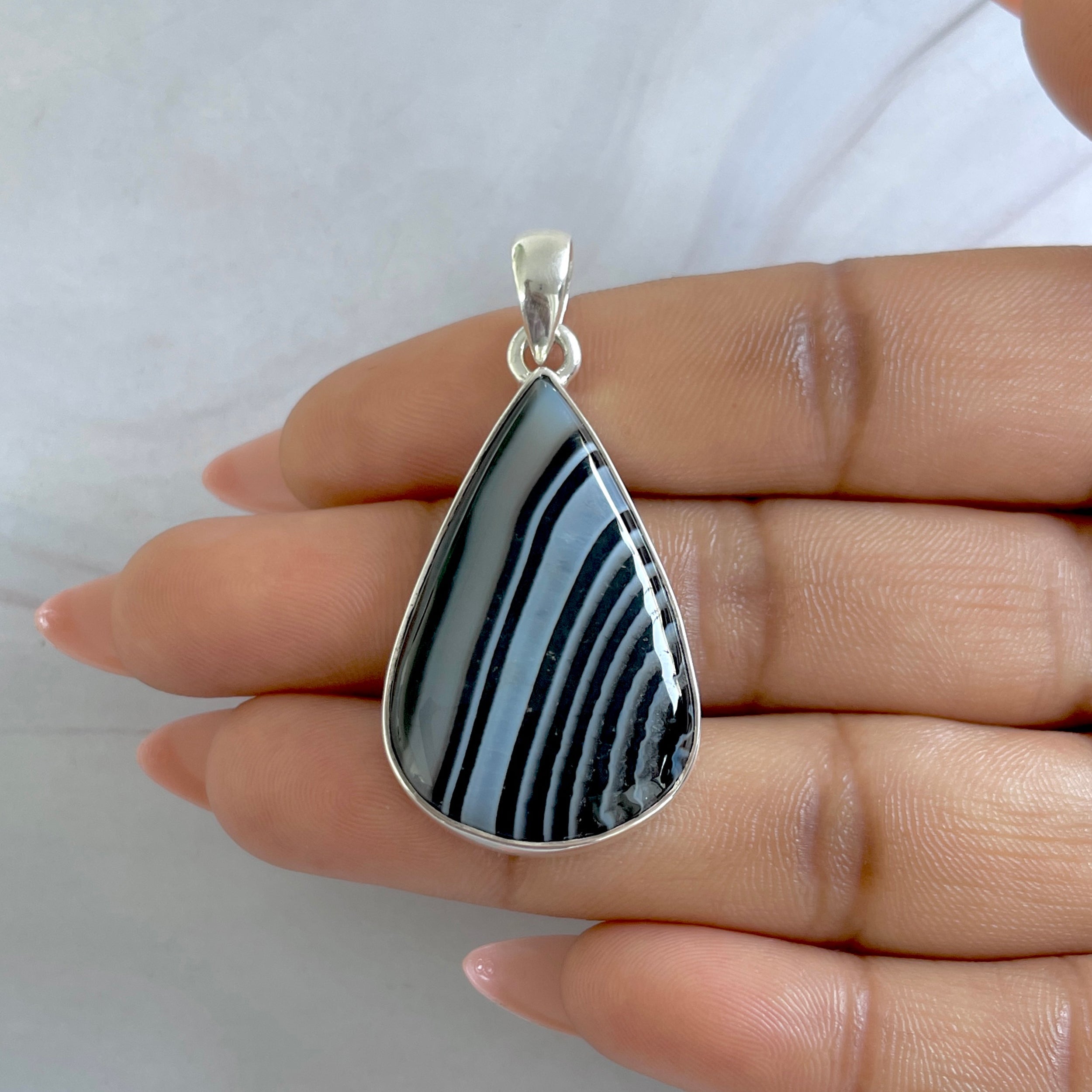 Banded Agate Pendant-(BAG-P-76.)