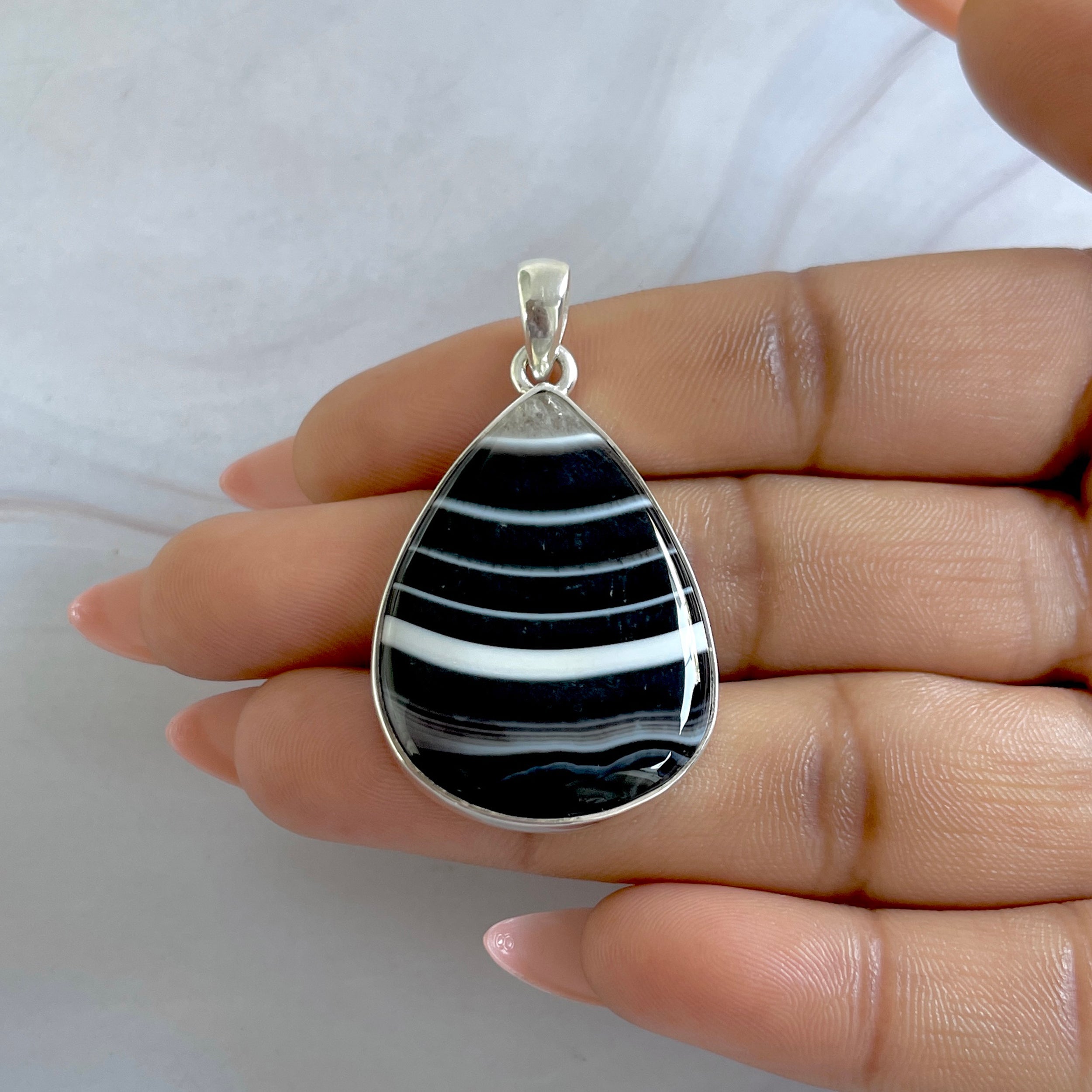 Banded Agate Pendant-(BAG-P-77.)