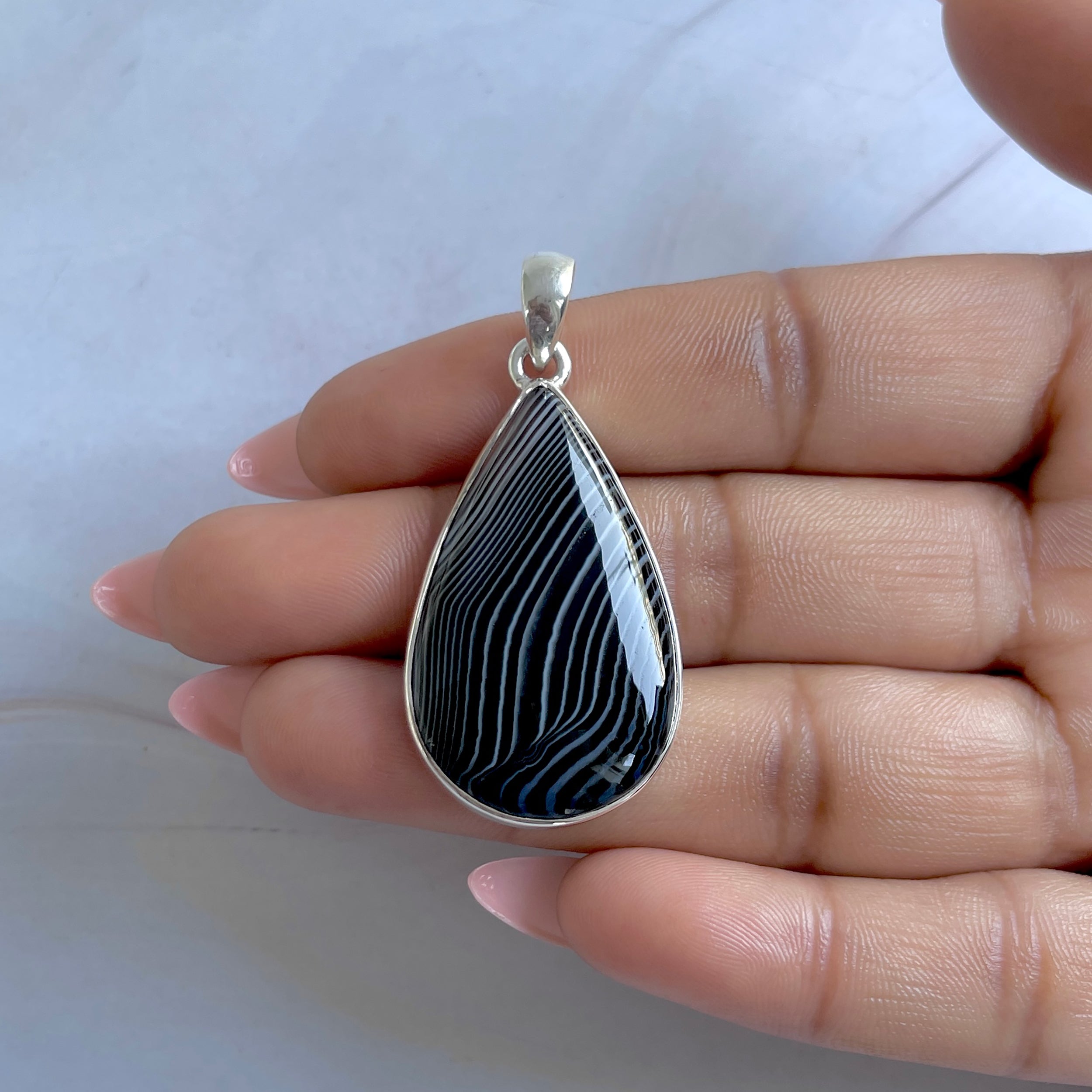 Banded Agate Pendant-(BAG-P-90.)