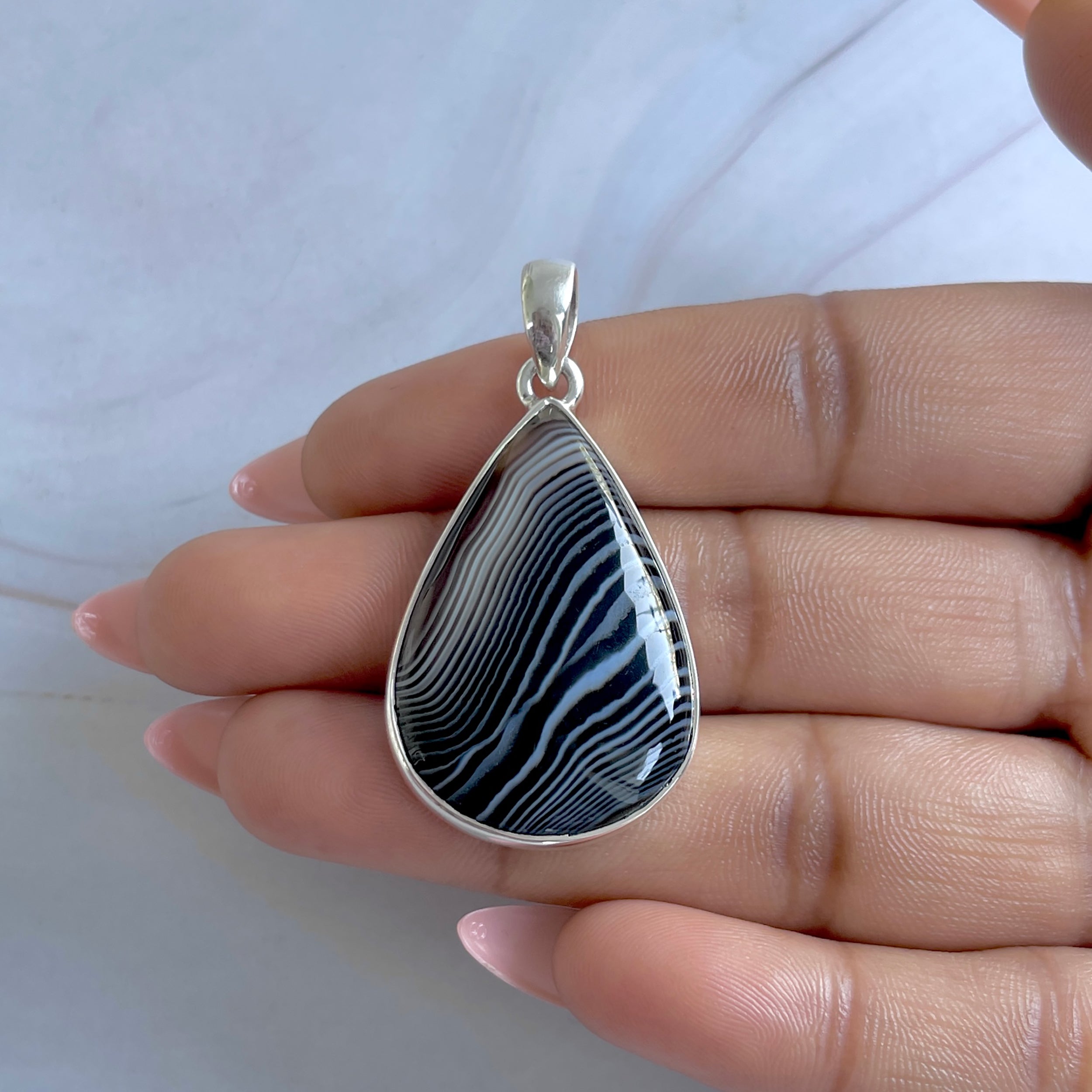 Banded Agate Pendant-(BAG-P-92.)