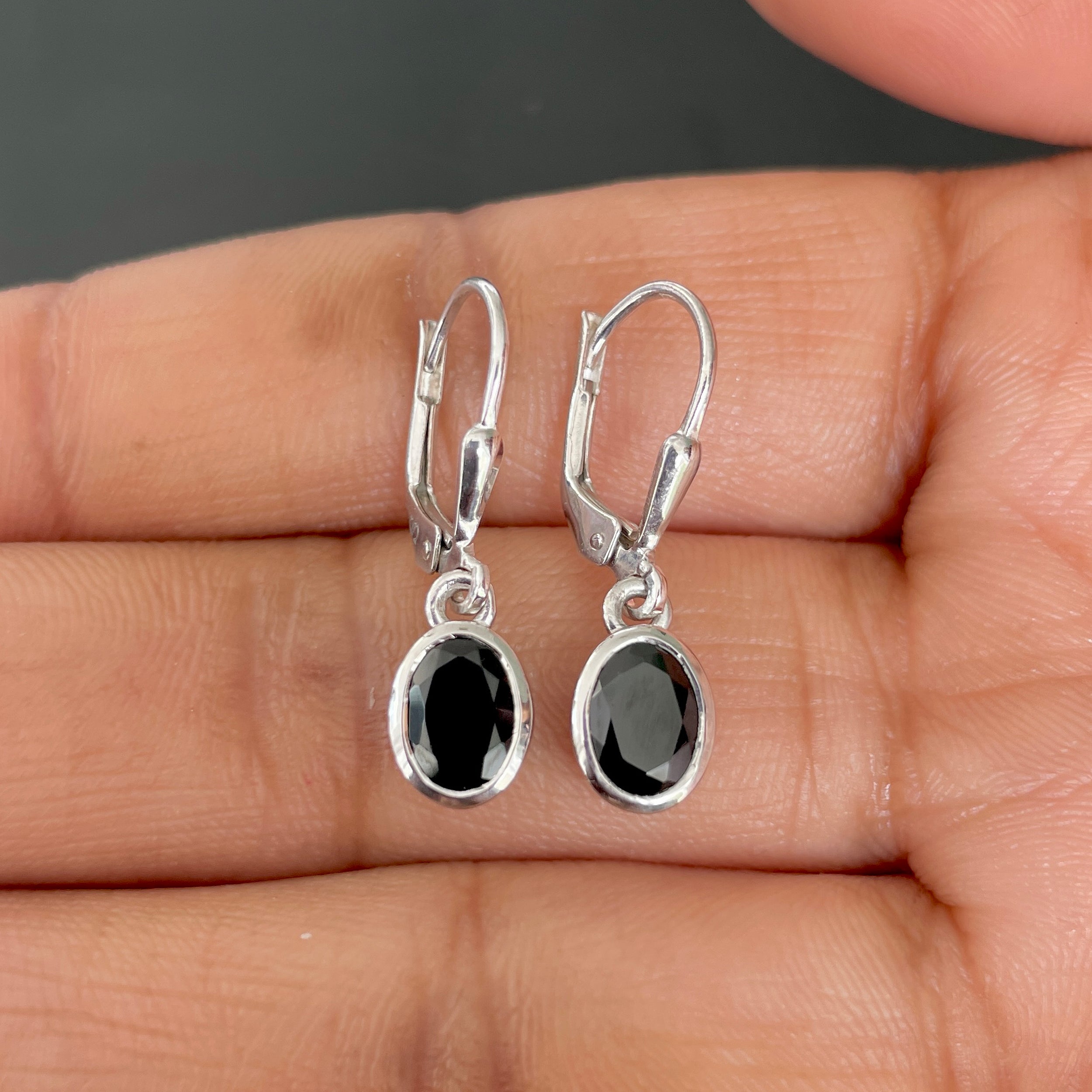 Black Tourmaline Leverback Earring-(BLS-SE-1316.)