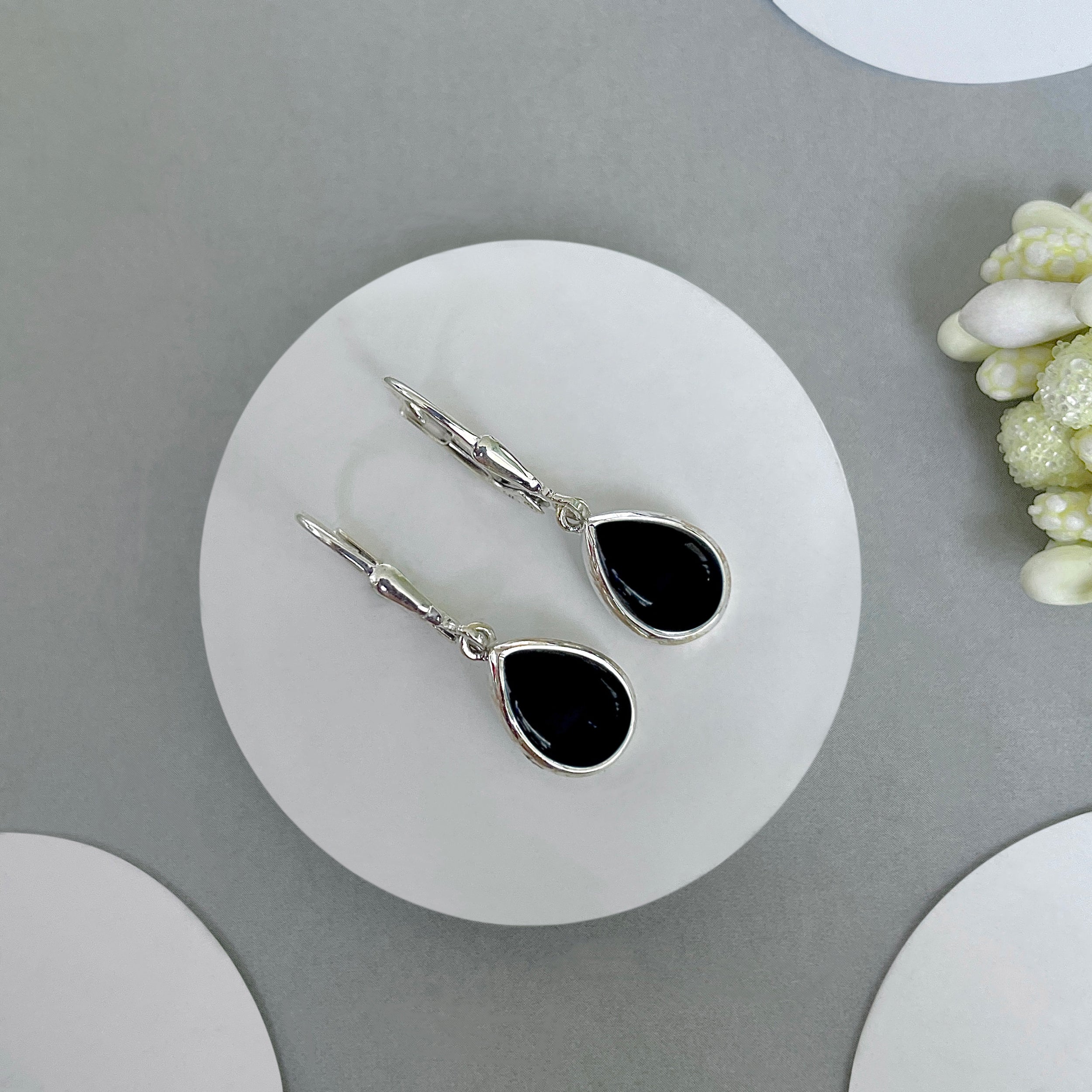 Black Onyx Leverback Earring-(BOX-SE-558.)