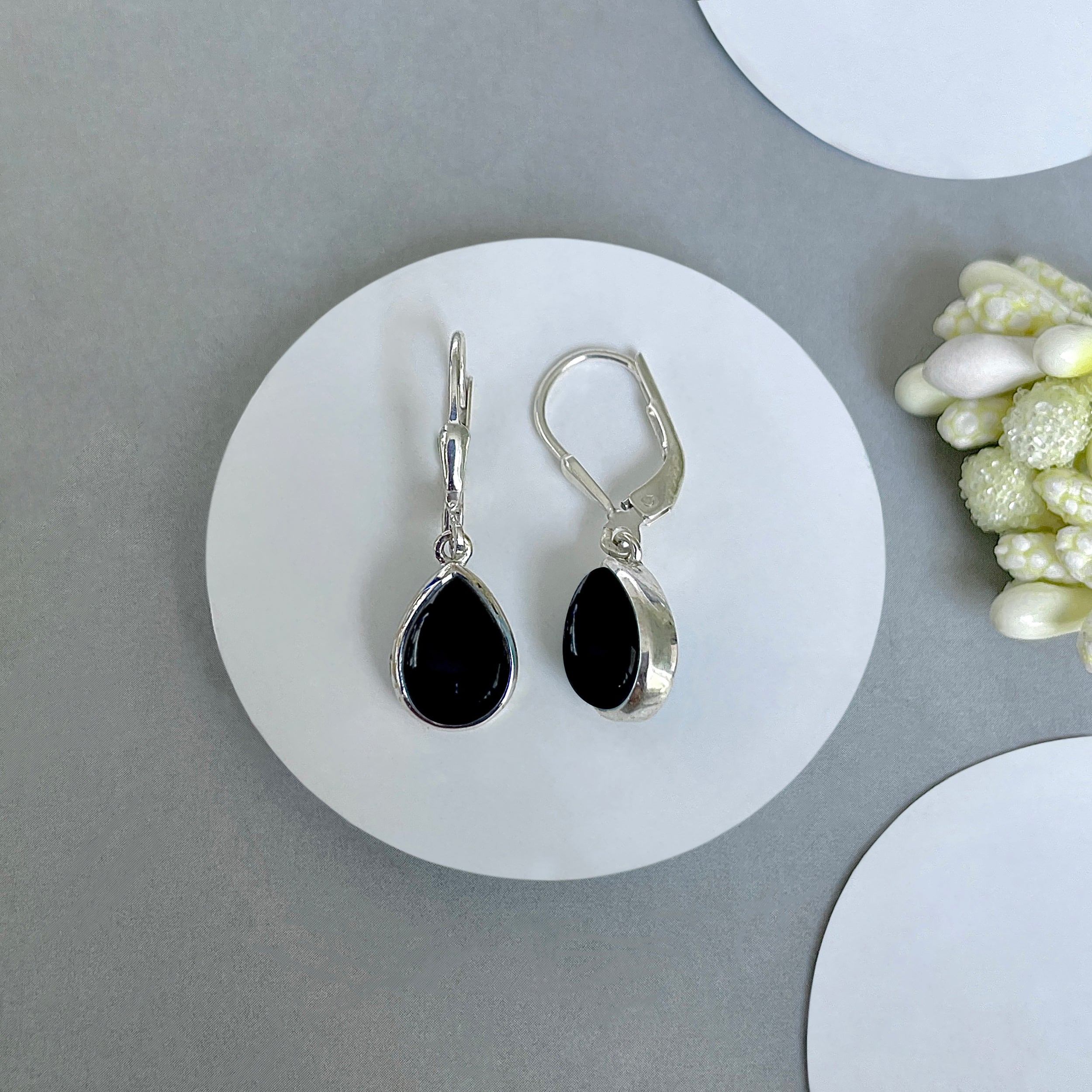 Black Onyx Leverback Earring-(BOX-SE-558.)