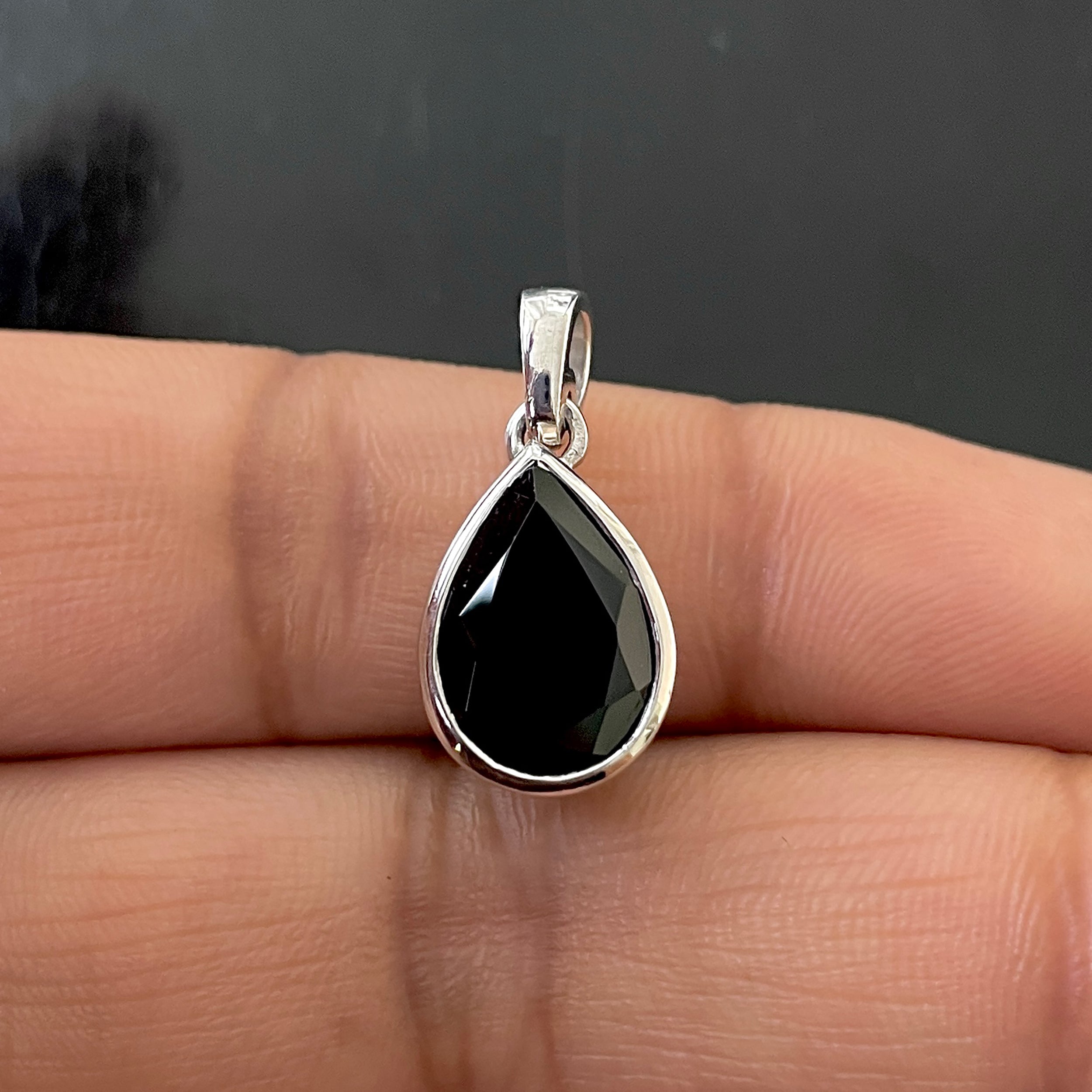 Black Tourmaline Pendant-(BLS-SP-470.)