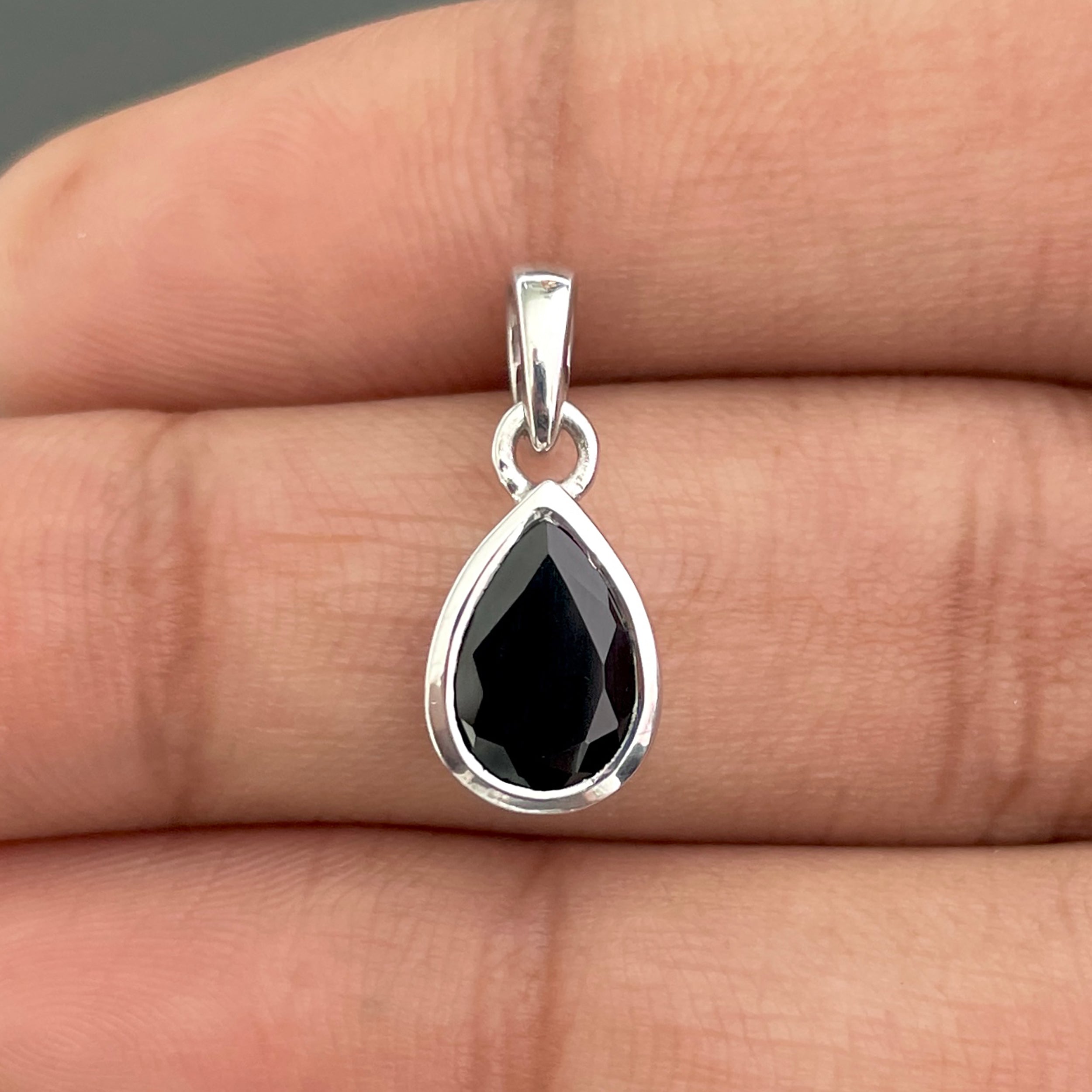 Black Tourmaline Pendant-(BLS-SP-956.)