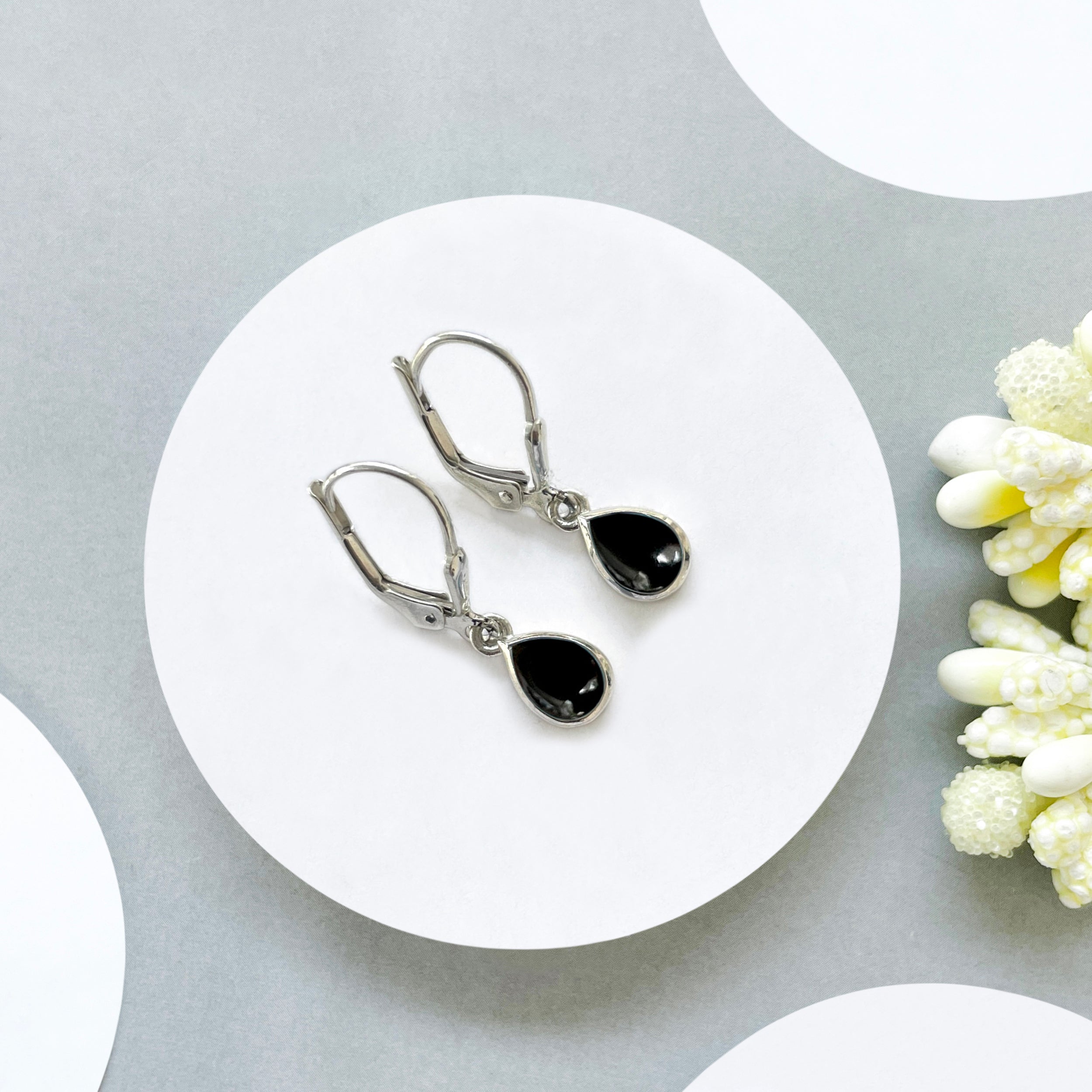 Black Onyx Leverback Earring-(BOX-SE-1109.)