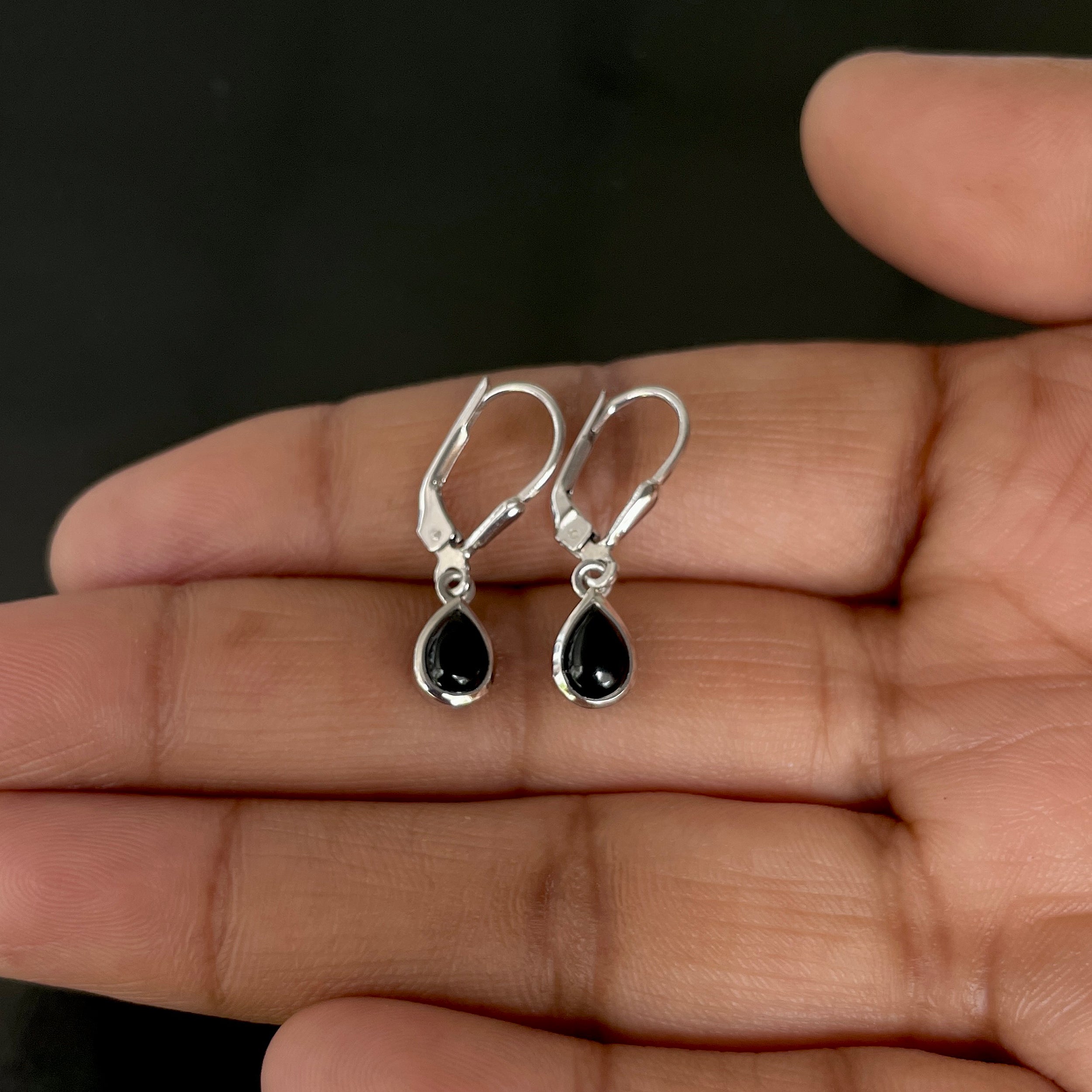 Black Onyx Leverback Earring-(BOX-SE-1109.)