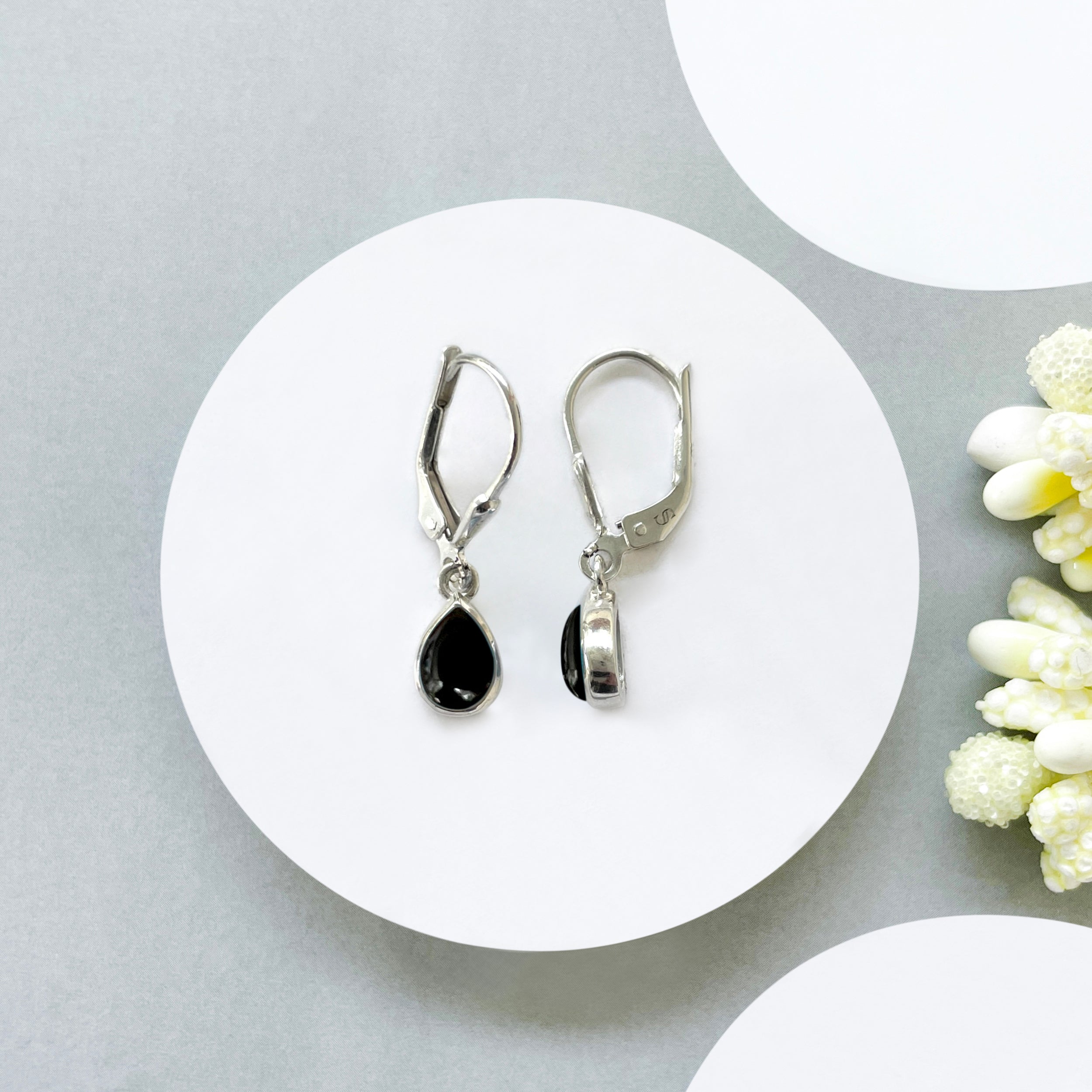 Black Onyx Leverback Earring-(BOX-SE-1109.)