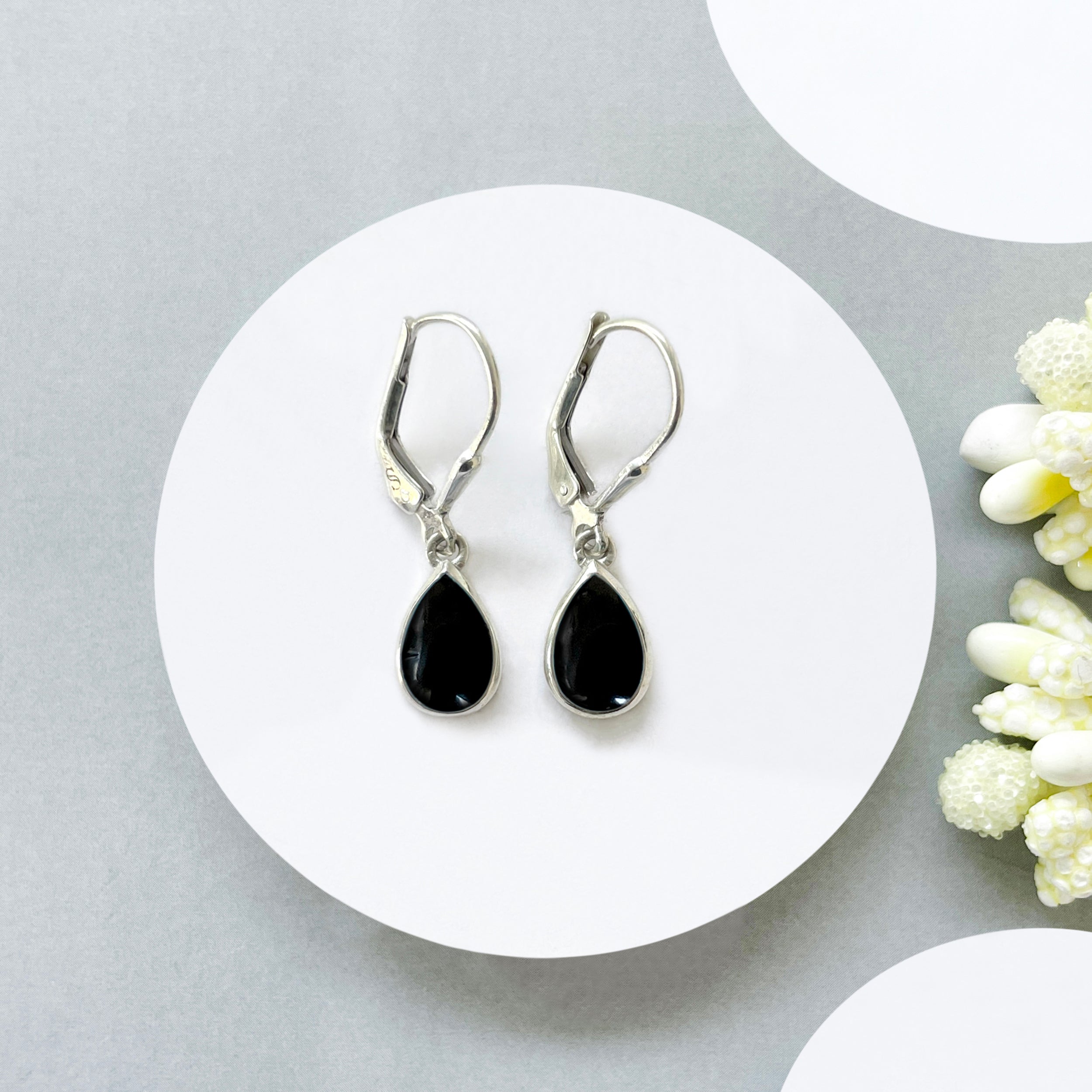 Black Onyx Leverback Earring-(BOX-SE-1117.)
