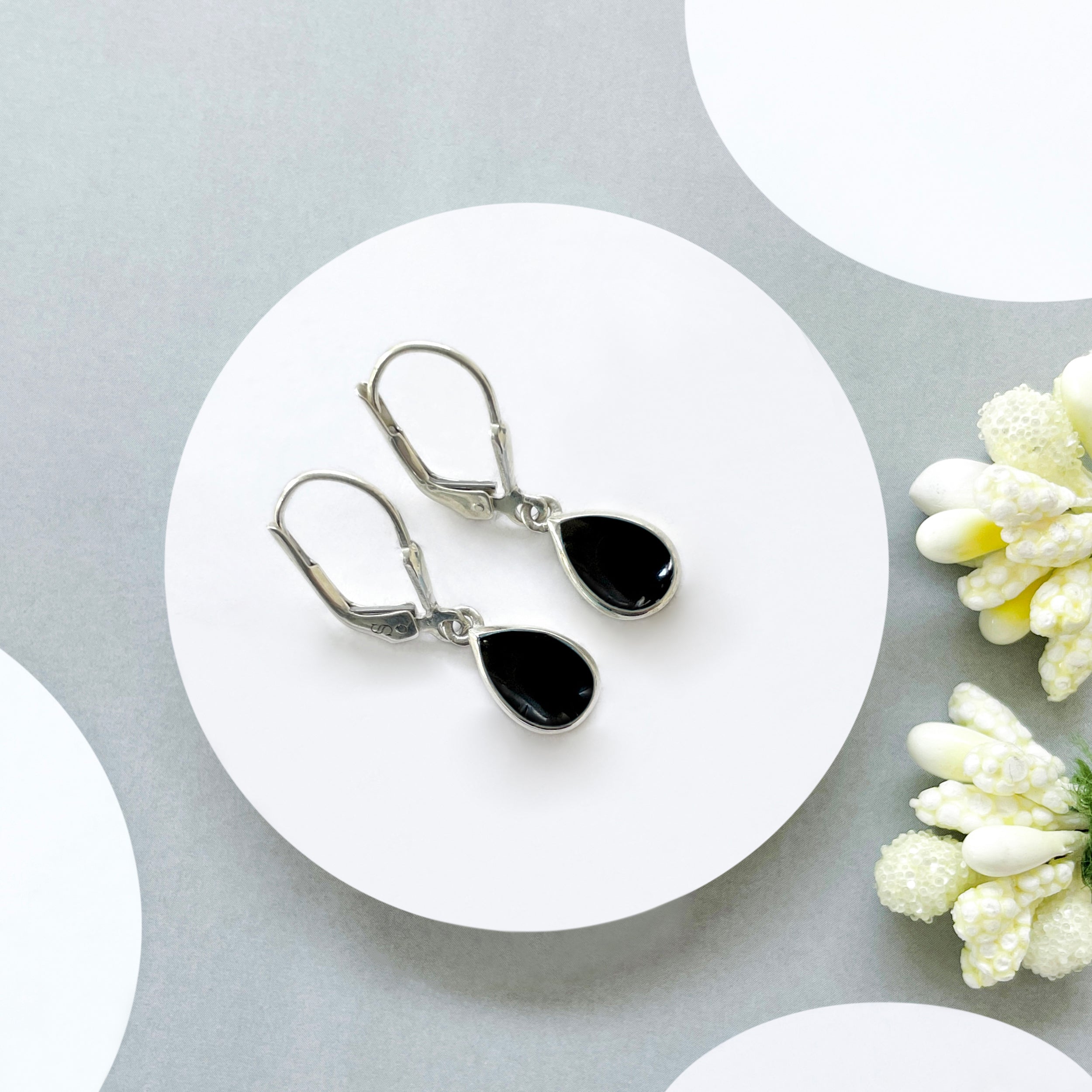 Black Onyx Leverback Earring-(BOX-SE-1117.)