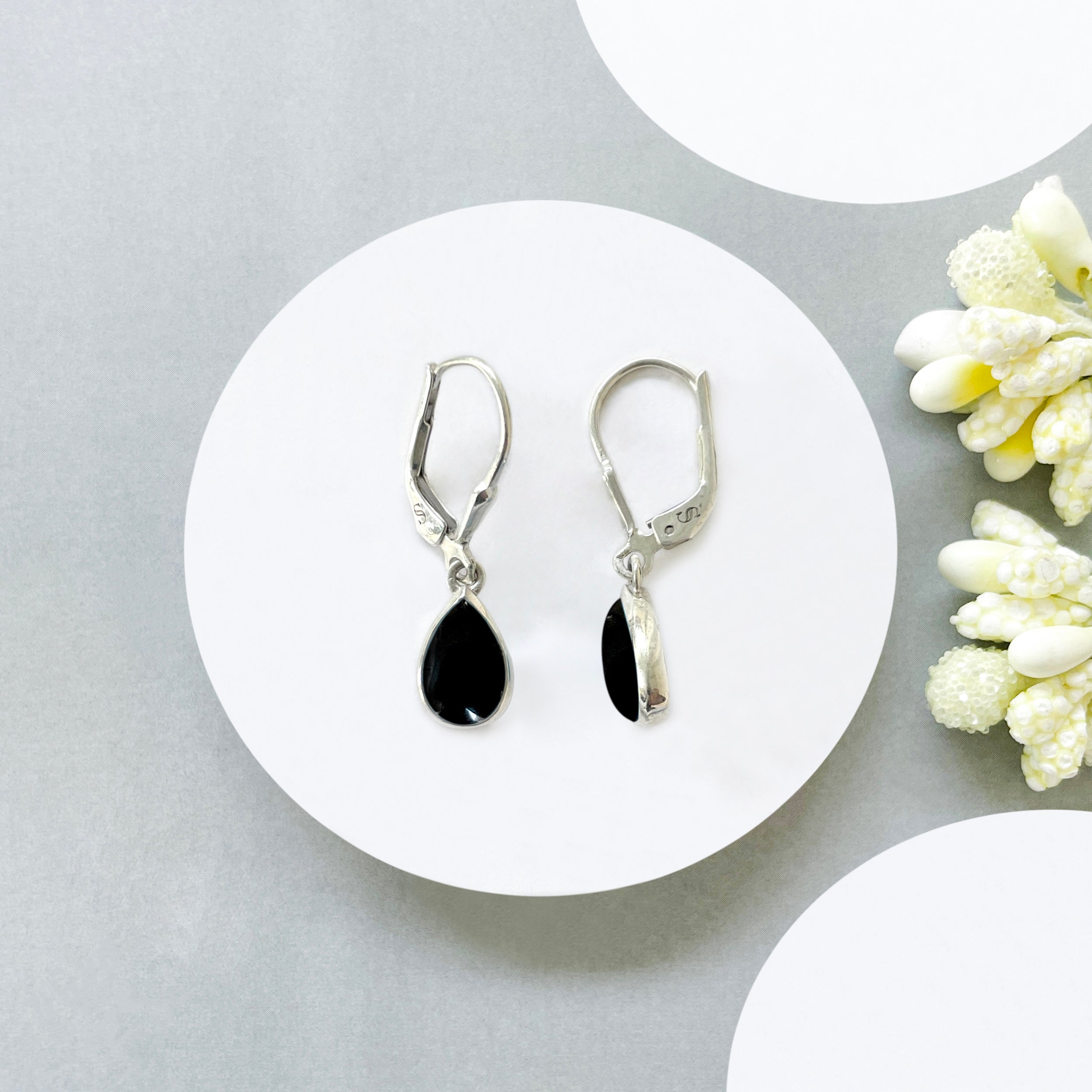 Black Onyx Leverback Earring-(BOX-SE-1117.)