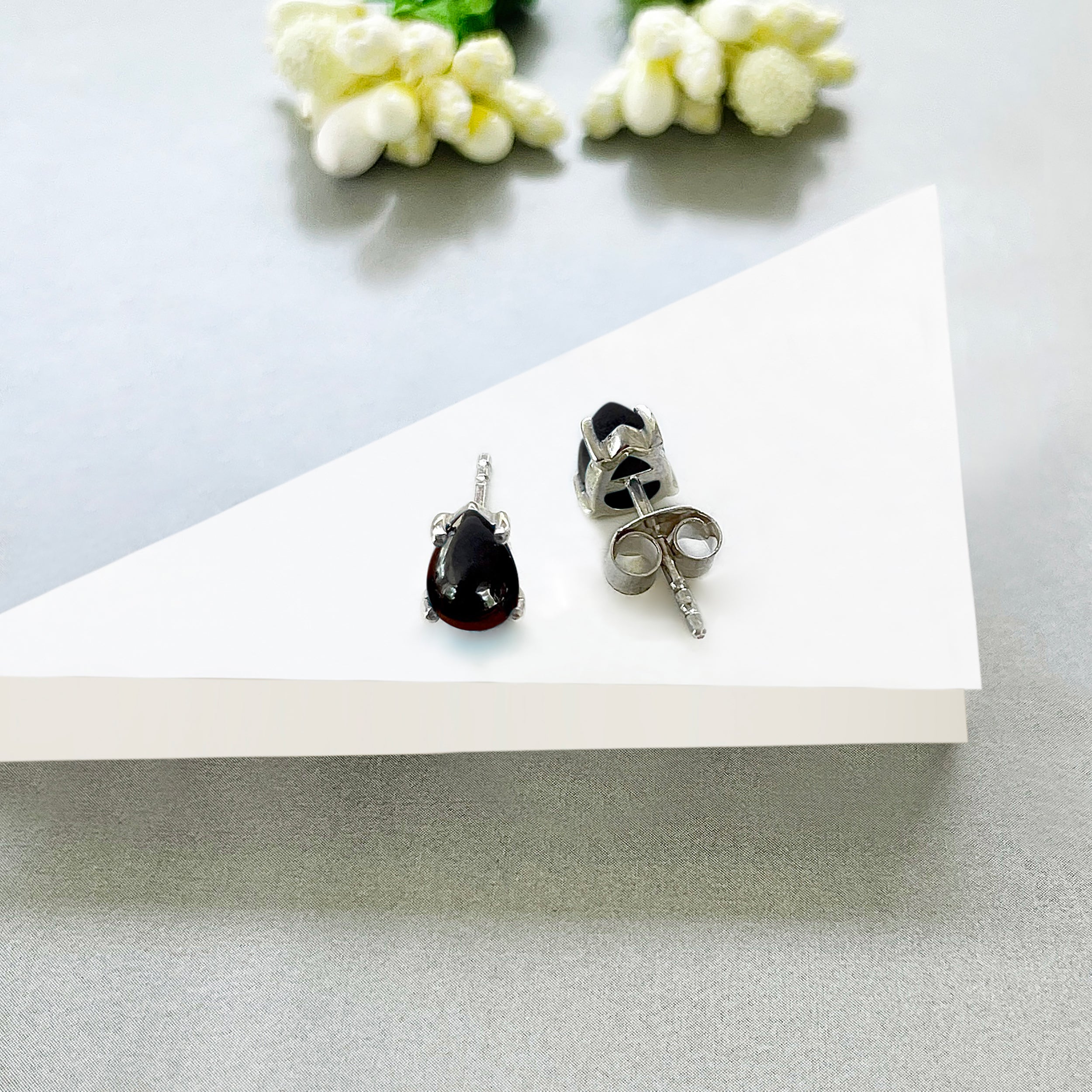 Black Onyx Stud Earrings-(BOX-SE-1142.)
