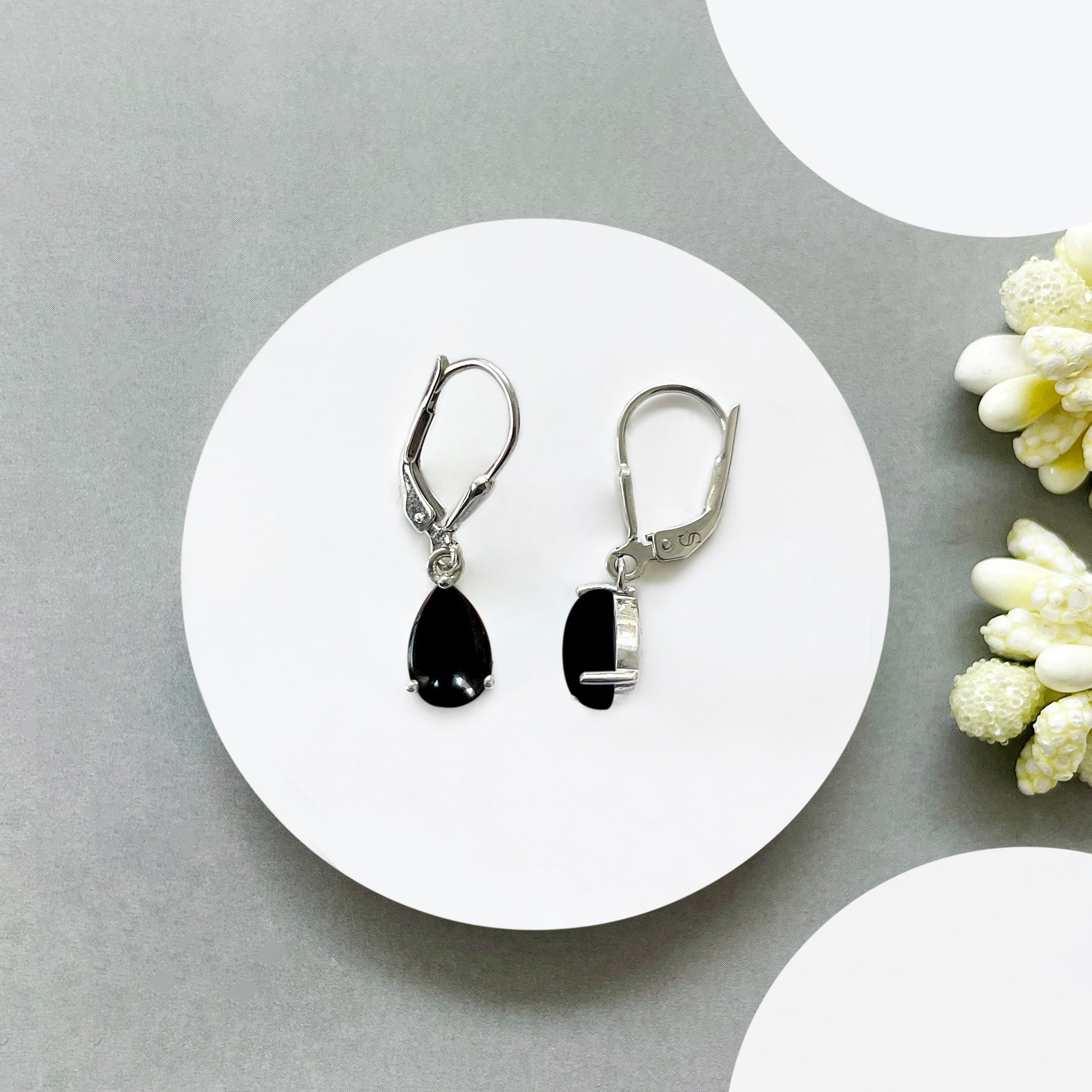 Black Onyx Leverback Earring-(BOX-SE-1621.)