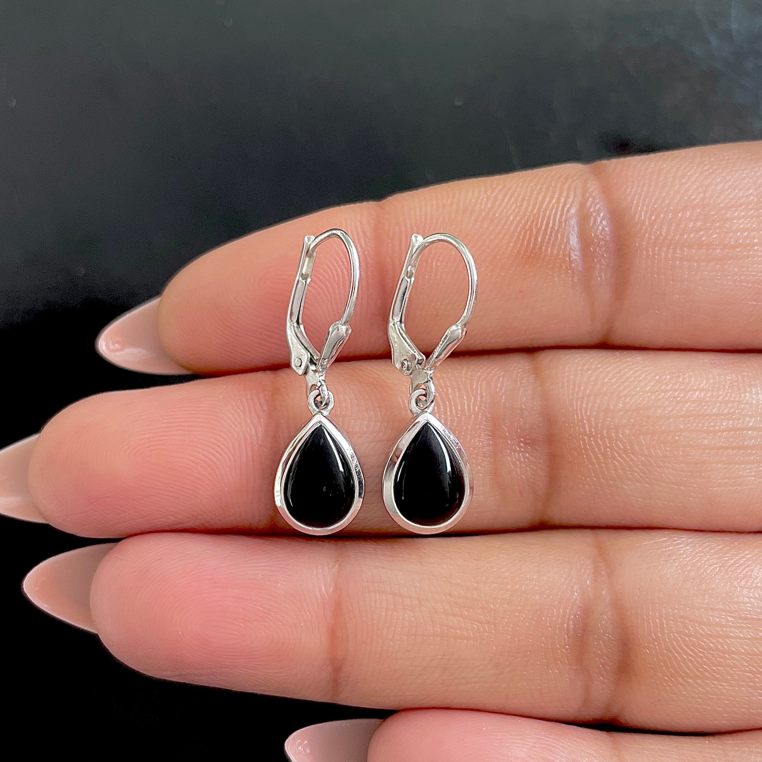 Black Onyx Leverback Earrings-(BOX-SE-558.)