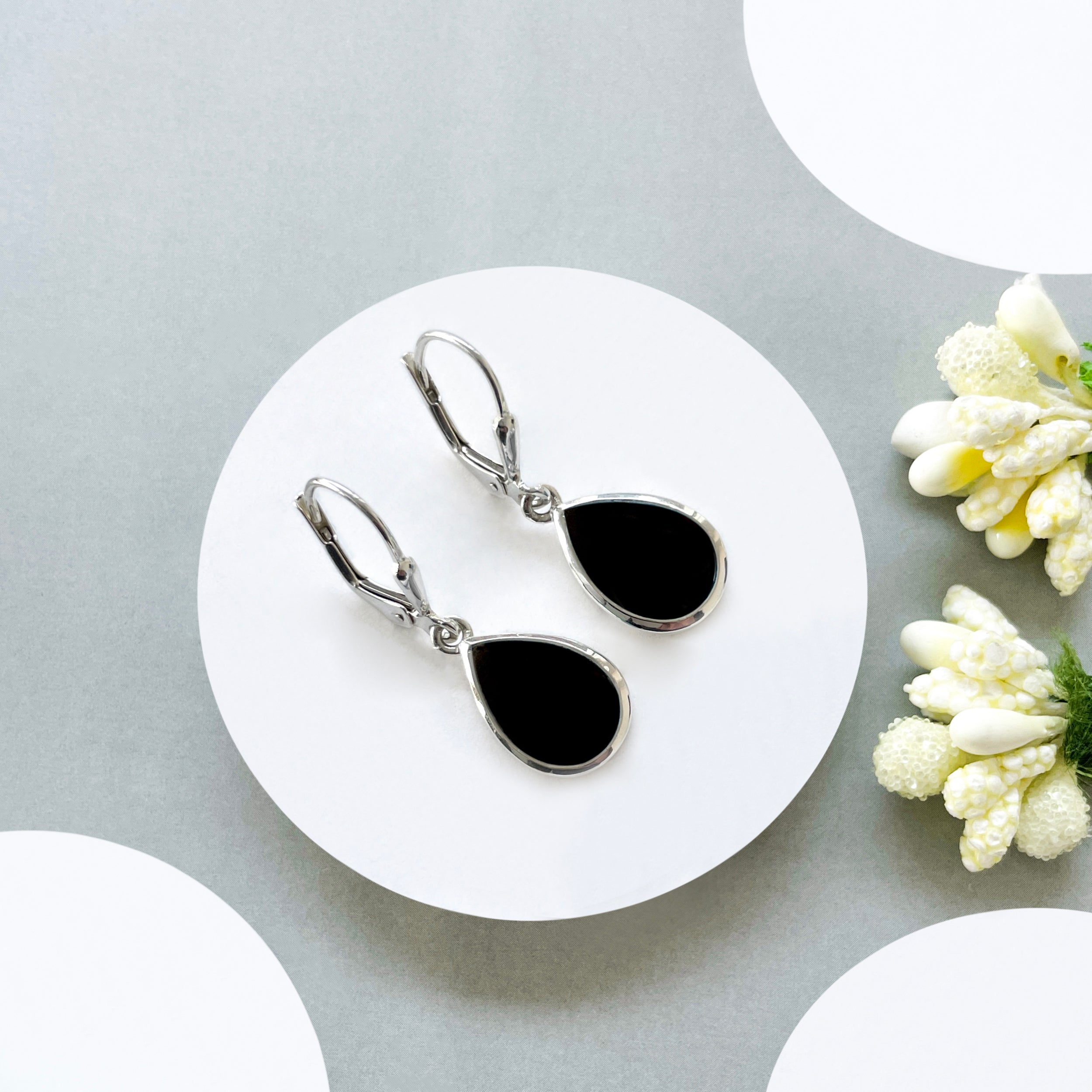 Black Onyx Leverback Earrings-(BOX-SE-729.)