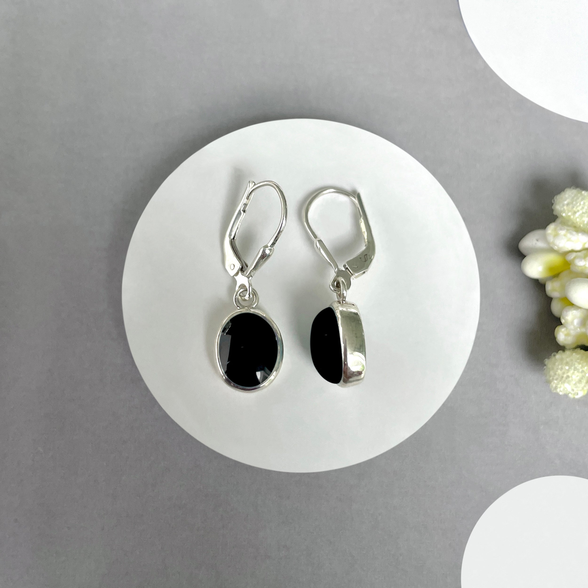 Black Onyx Leverback Earrings-(BOX-SE-829.)