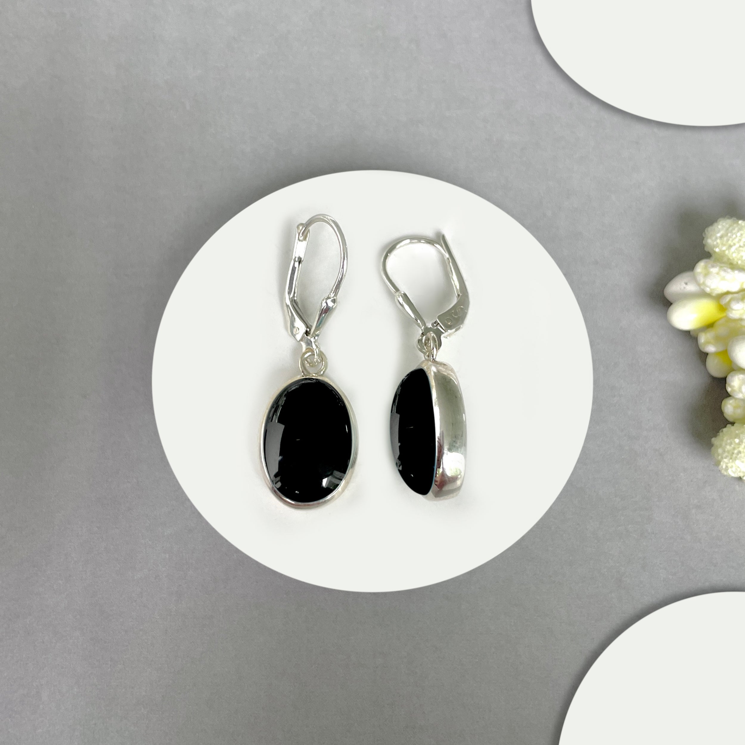 Black Onyx Leverback Earrings-(BOX-SE-830.)