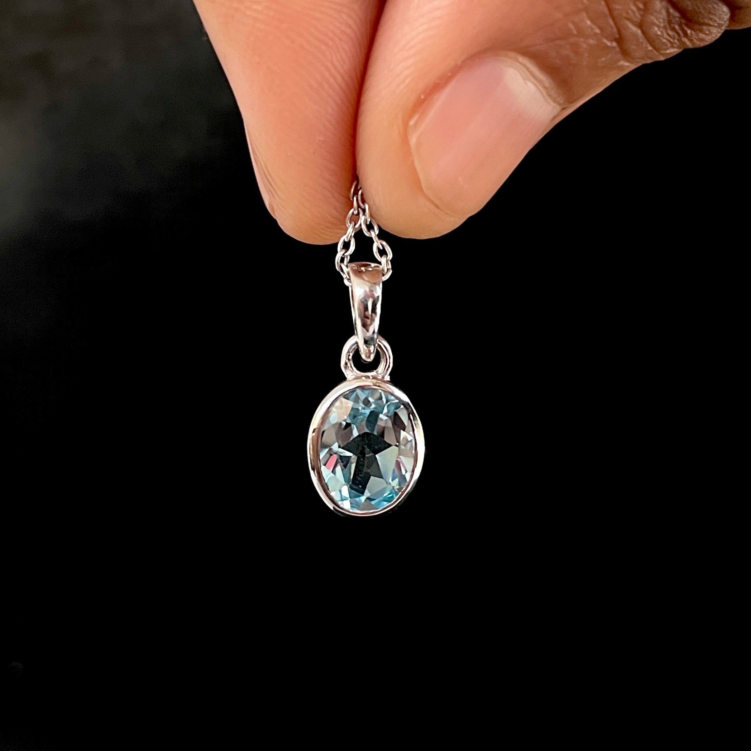 Blue Topaz Pendant-(BTZ-SP-380.)
