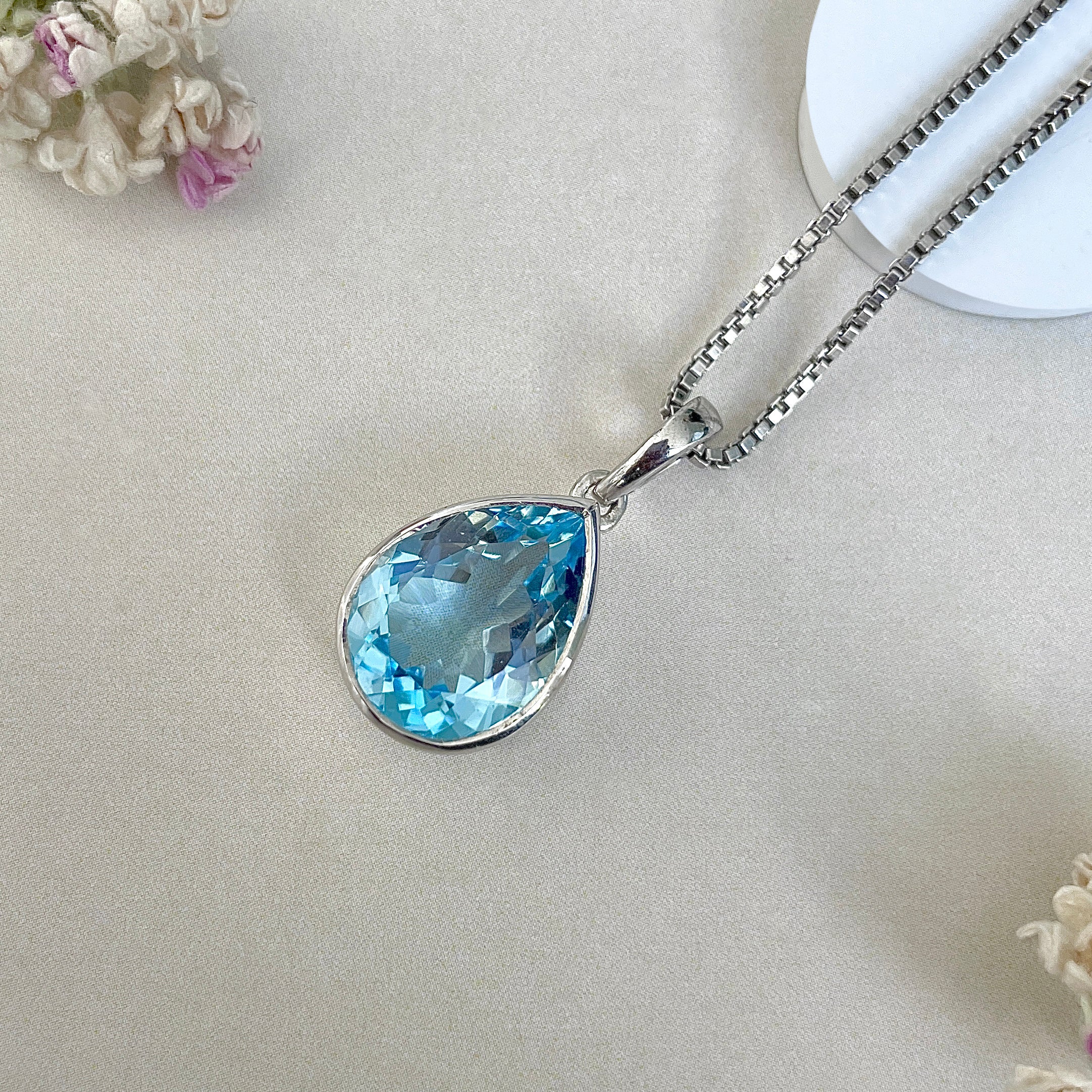 Blue Topaz Pendant-(BTZ-SP-454.)