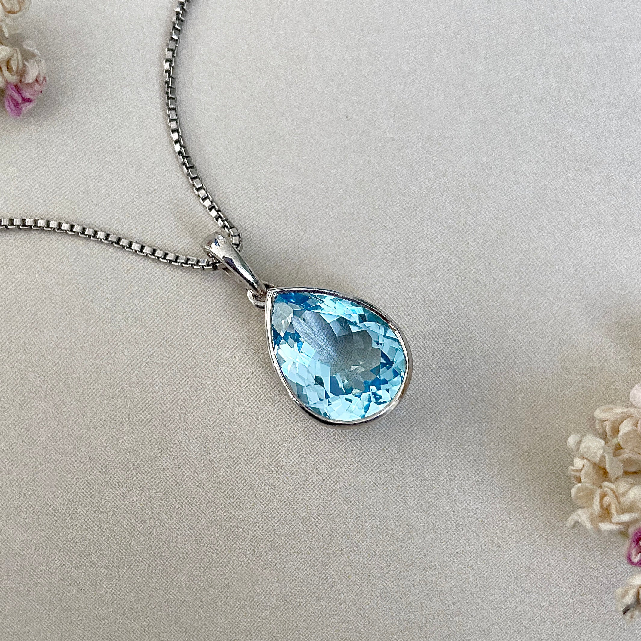 Blue Topaz Pendant-(BTZ-SP-454.)
