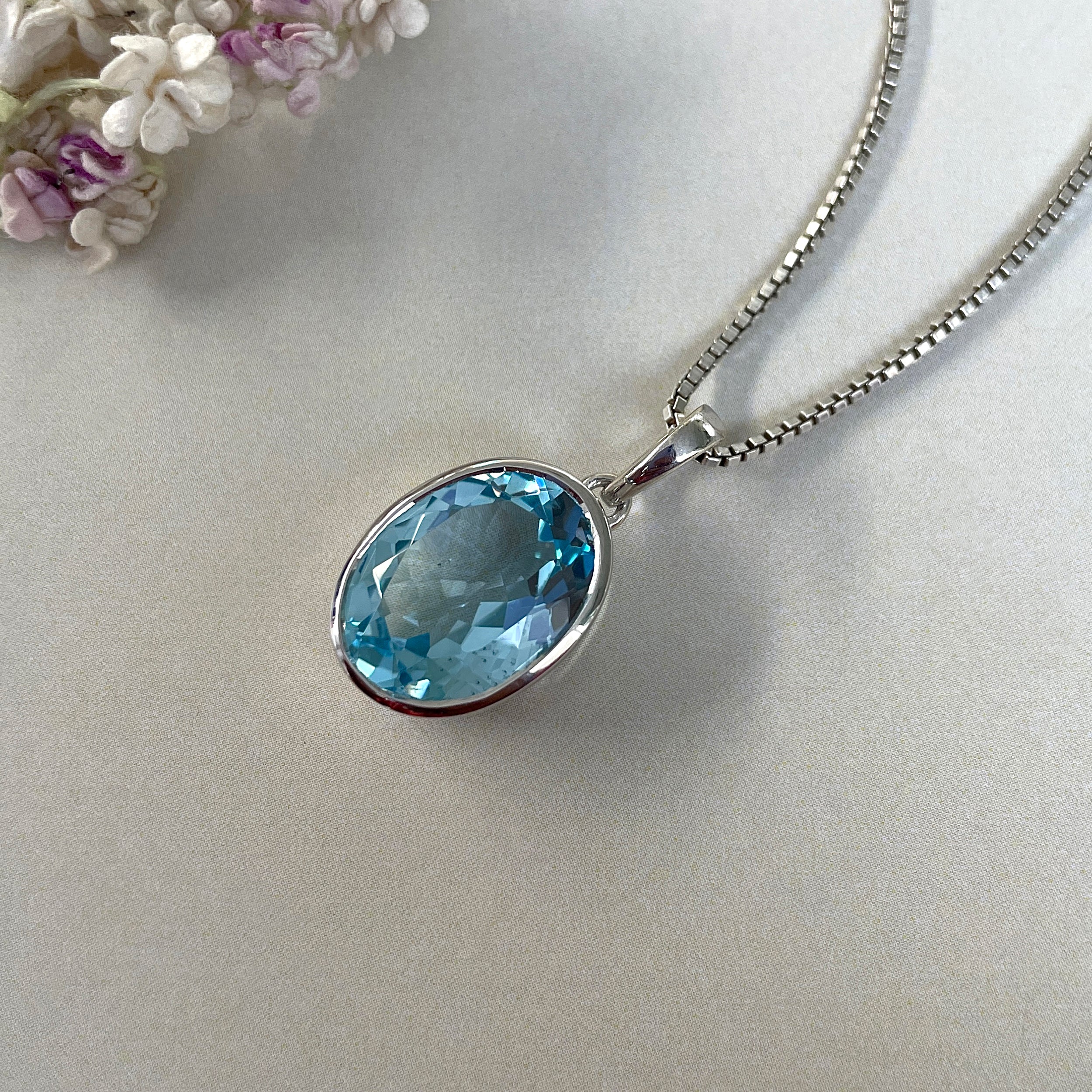 Blue Topaz Pendant-(BTZ-SP-458.)