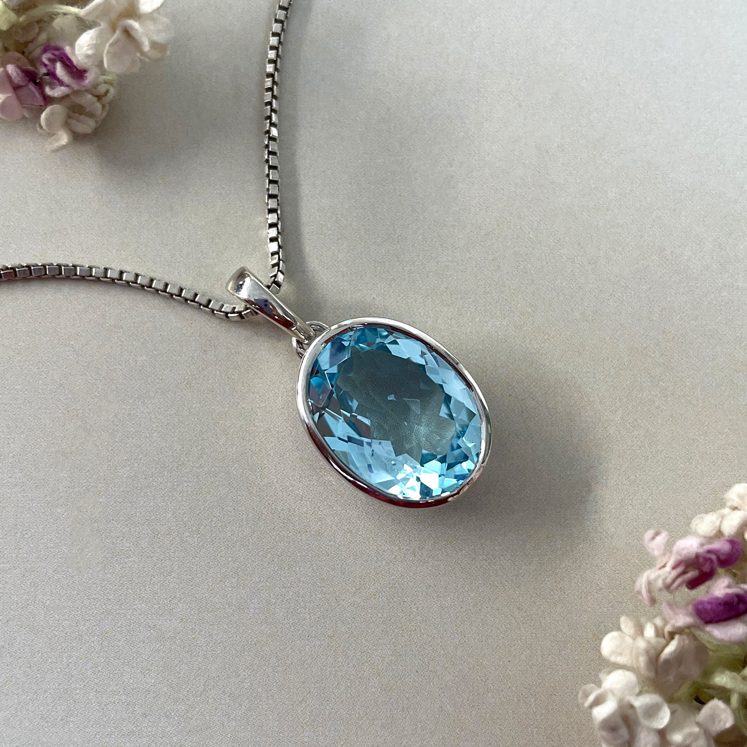 Blue Topaz Pendant-(BTZ-SP-458.)