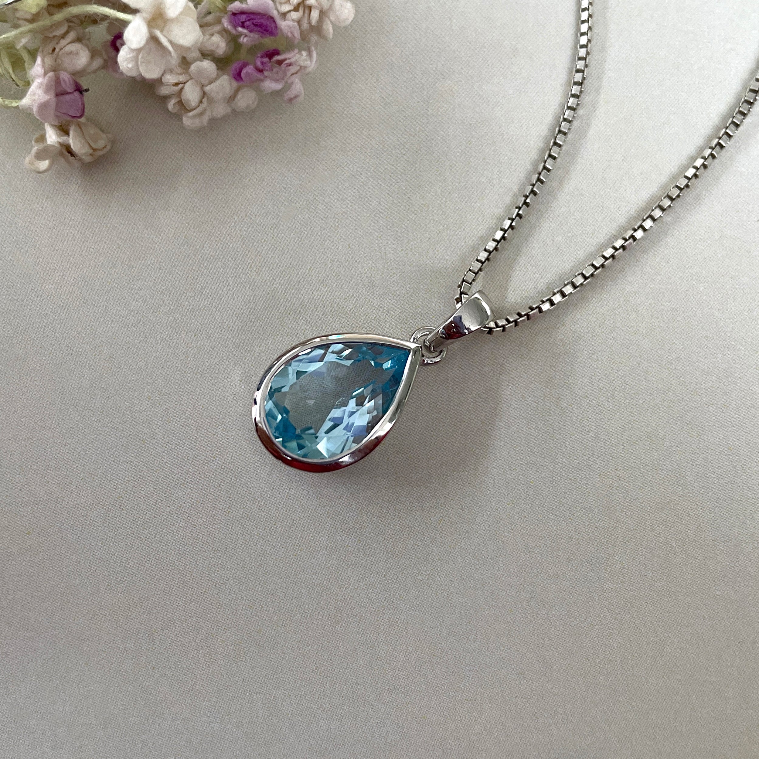 Blue Topaz Pendant-(BTZ-SP-463.)
