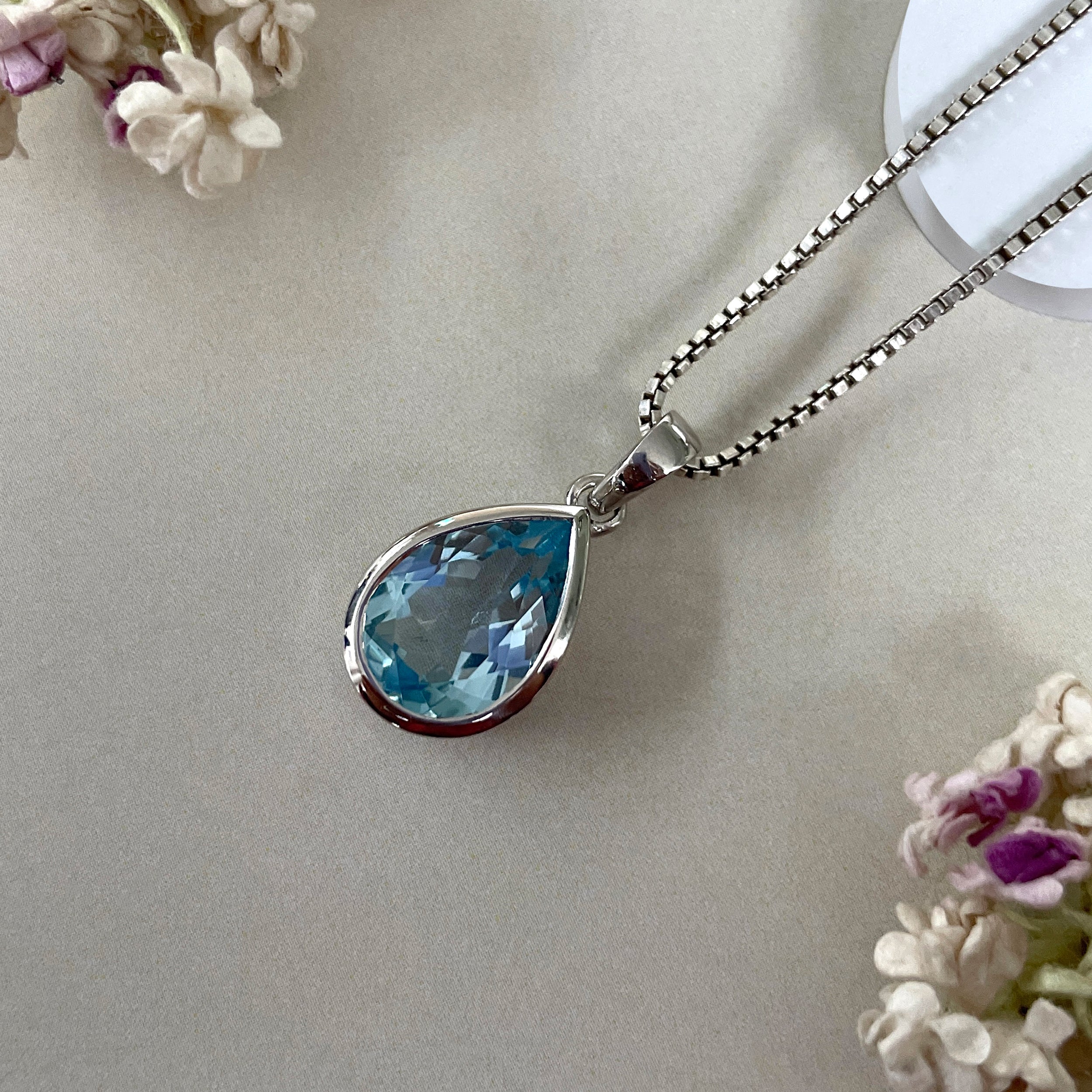 Blue Topaz Pendant-(BTZ-SP-463.)