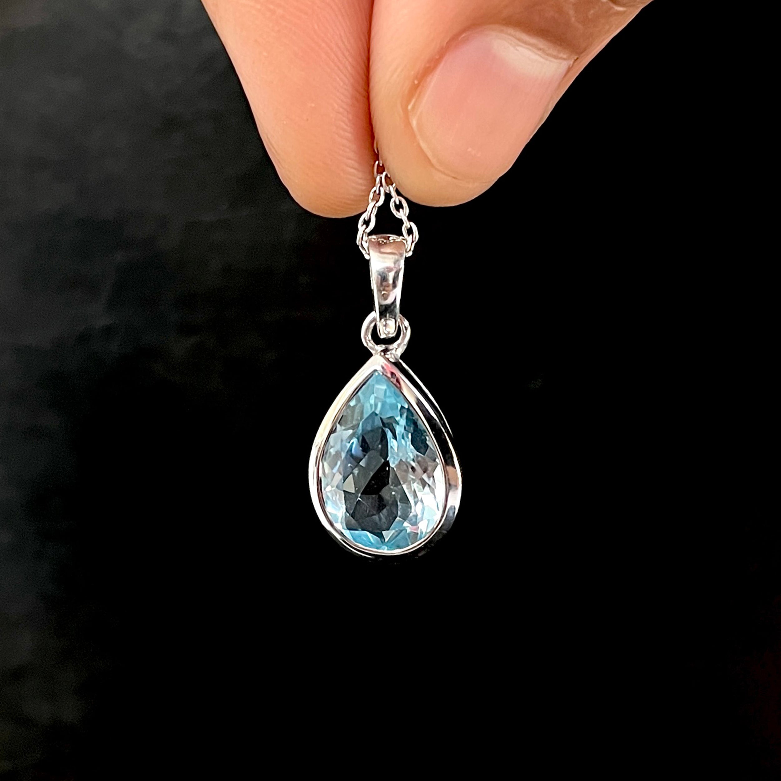 Blue Topaz Pendant-(BTZ-SP-463.)