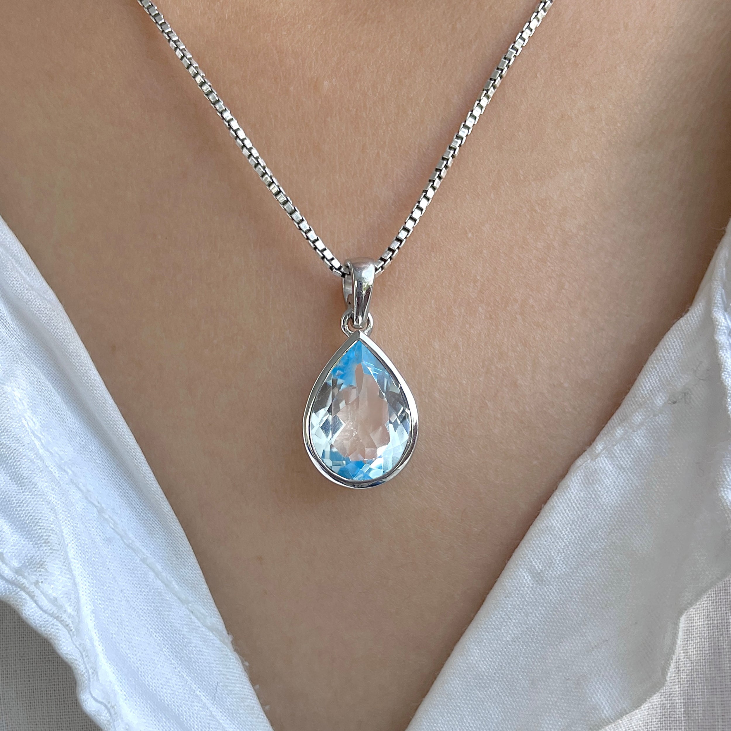 Blue Topaz Pendant-(BTZ-SP-463.)