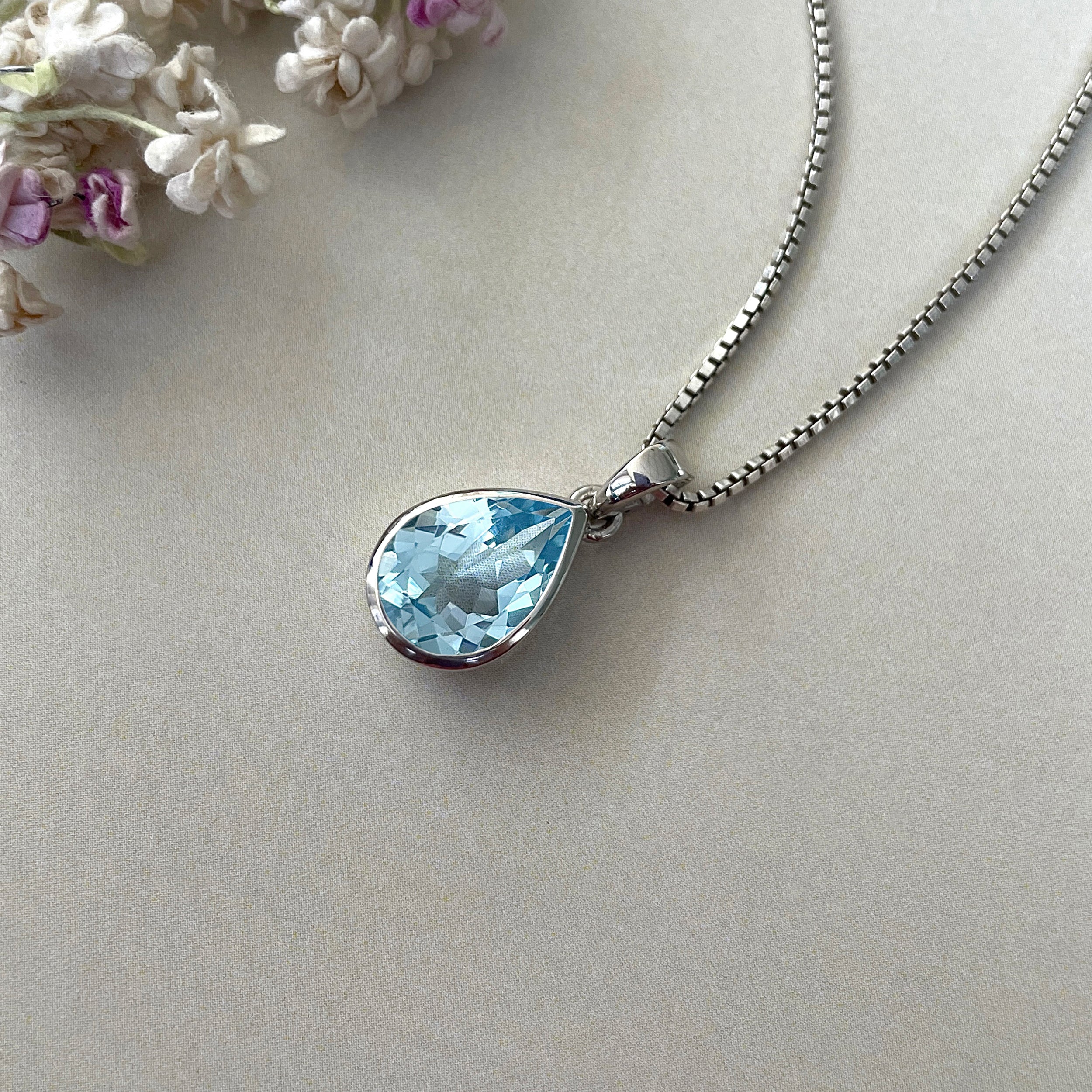 Blue Topaz Pendant-(BTZ-SP-470.)