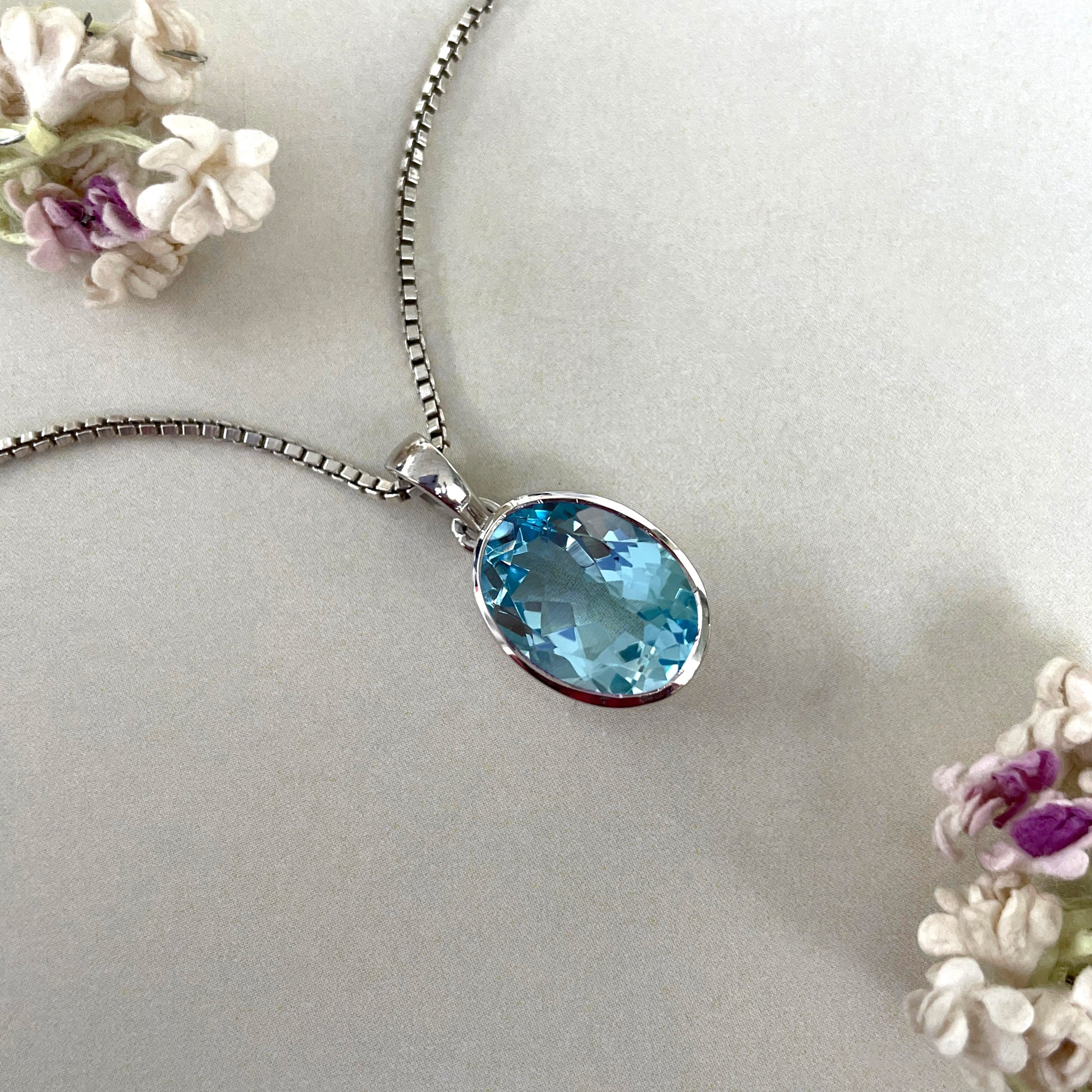 Blue Topaz Pendant-(BTZ-SP-471.)