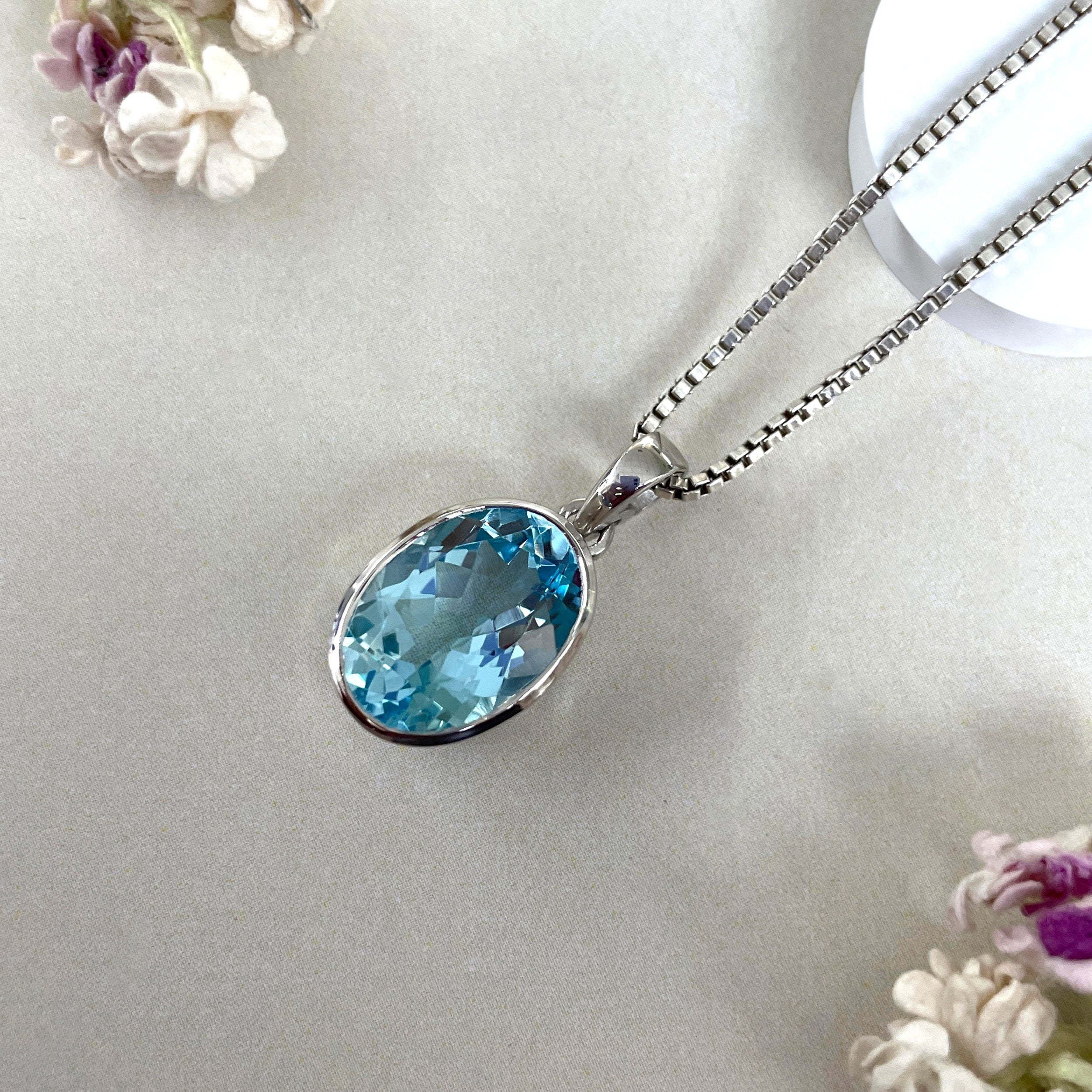 Blue Topaz Pendant-(BTZ-SP-471.)