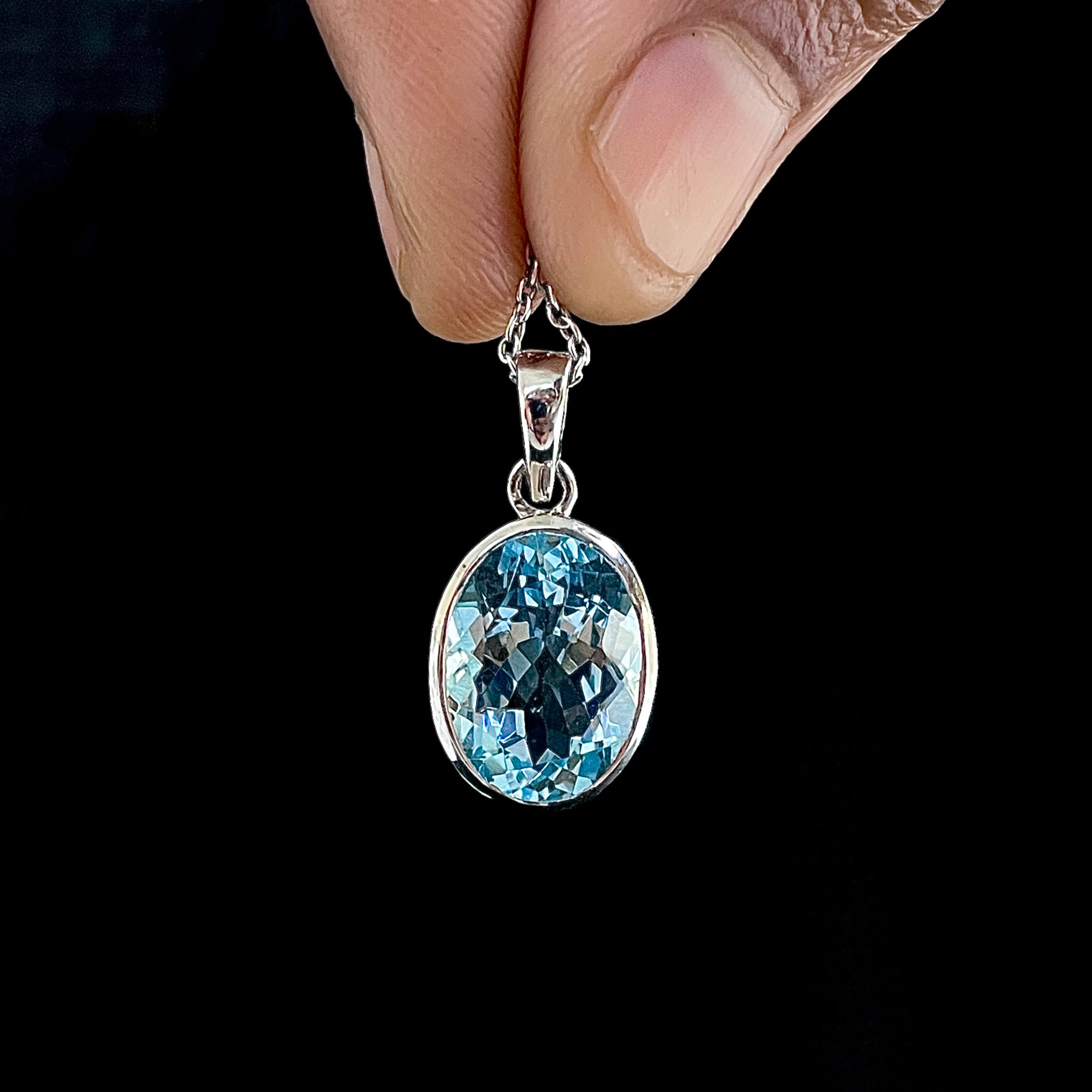 Blue Topaz Pendant-(BTZ-SP-471.)
