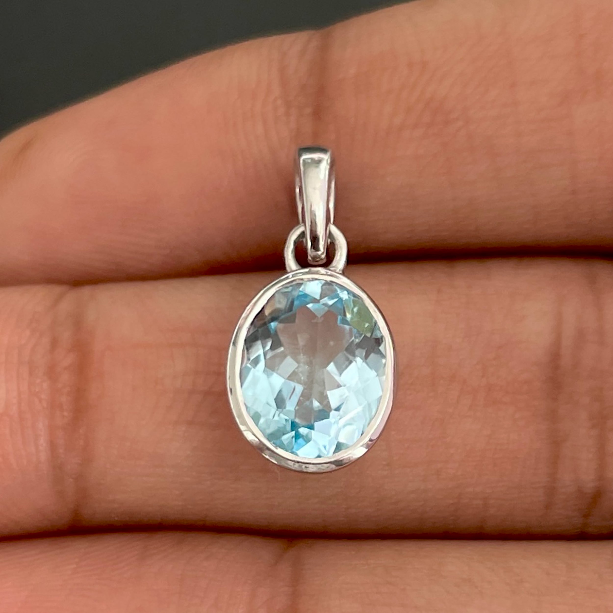 Blue Topaz Pendant-(BTZ-SP-734.)