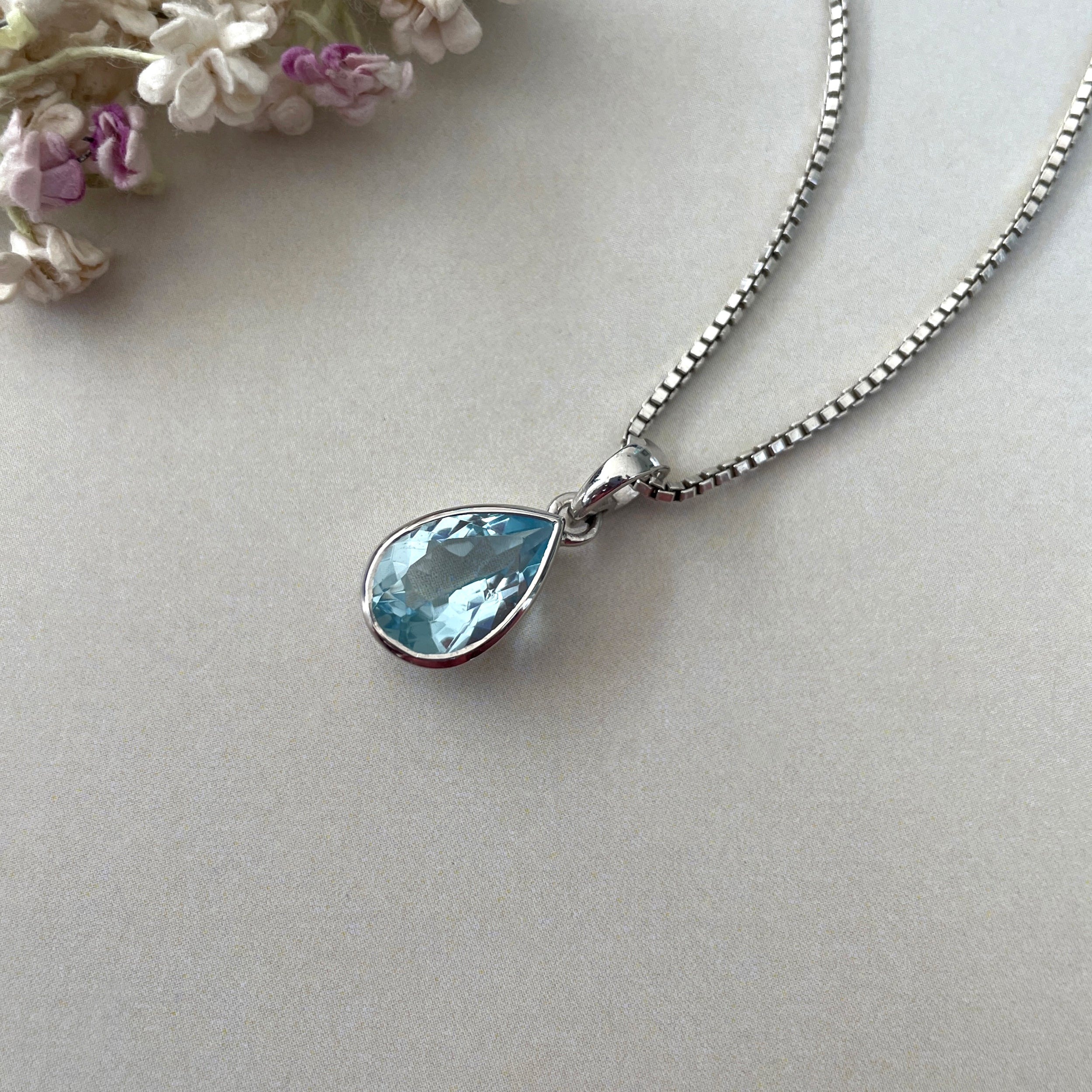 Blue Topaz Pendant-(BTZ-SP-790.)