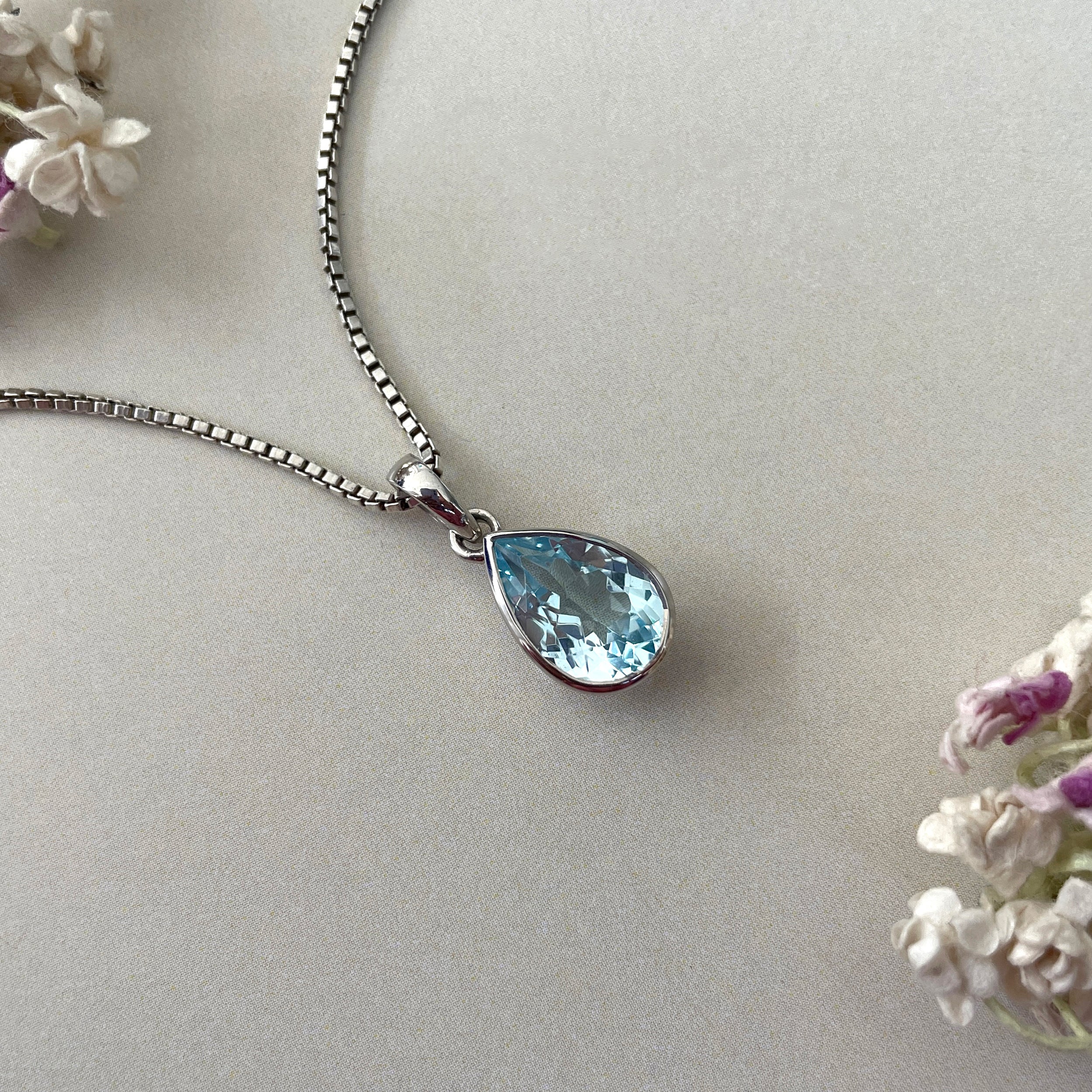 Blue Topaz Pendant-(BTZ-SP-790.)