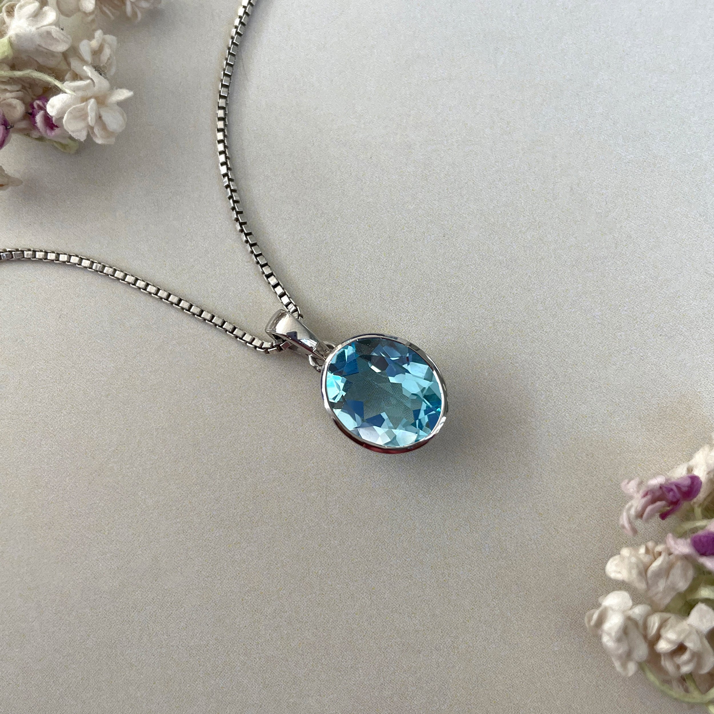 Blue Topaz Pendant-(BTZ-SP-793.)