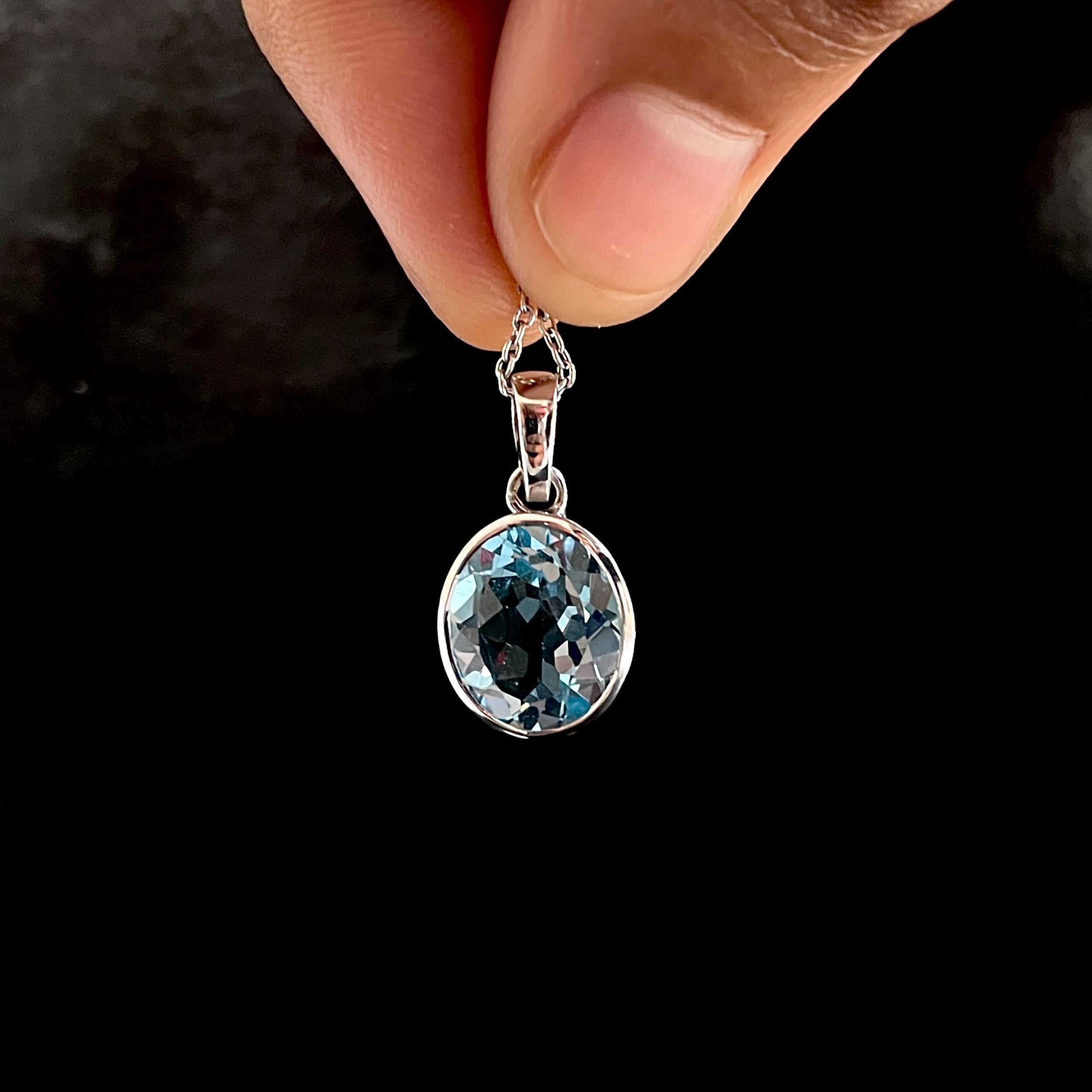 Blue Topaz Pendant-(BTZ-SP-793.)