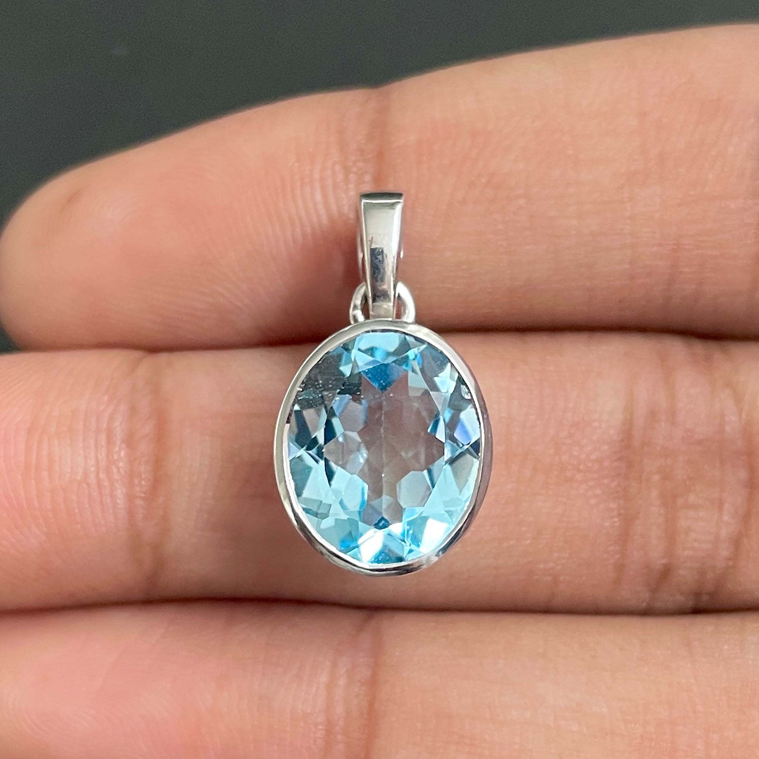 Blue Topaz Pendant-(BTZ-SP-793.)