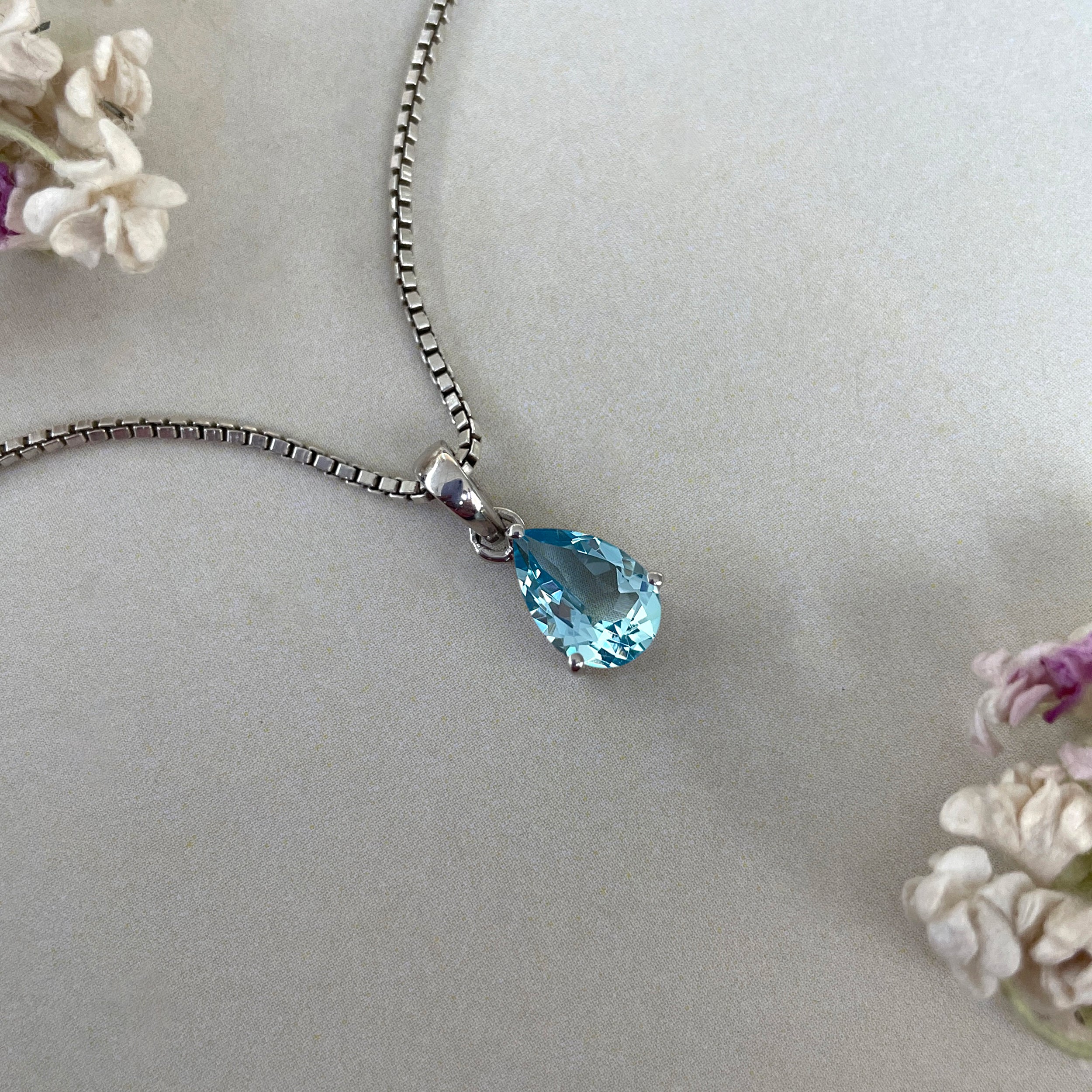 Blue Topaz Pendant-(BTZ-SP-917.)