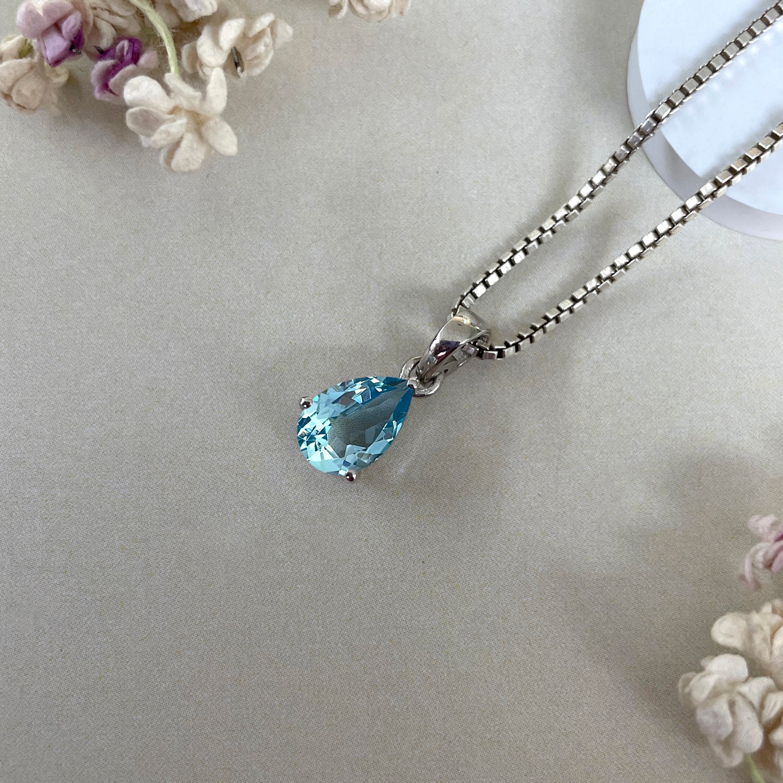 Blue Topaz Pendant-(BTZ-SP-917.)