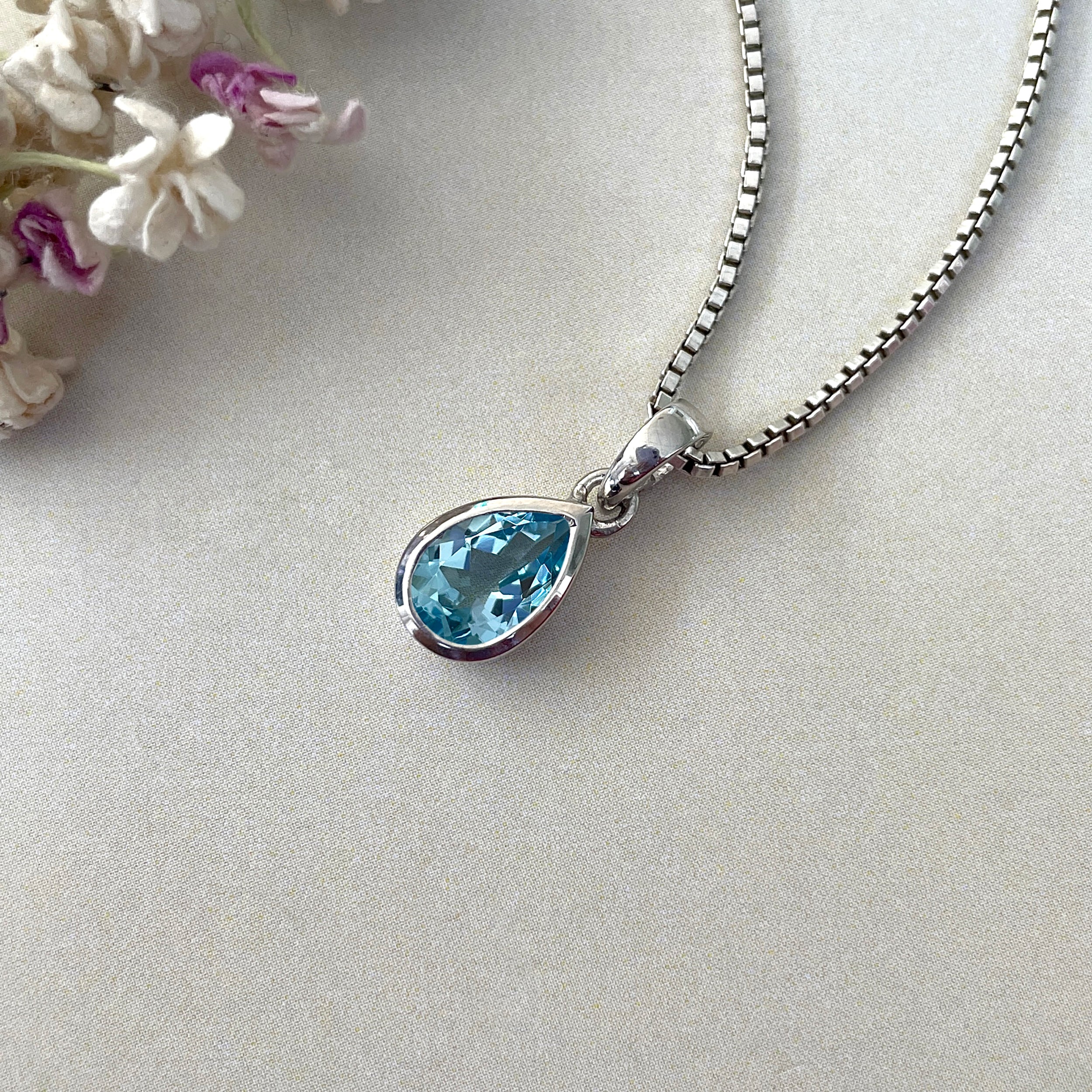 Blue Topaz Pendant-(BTZ-SP-956.)