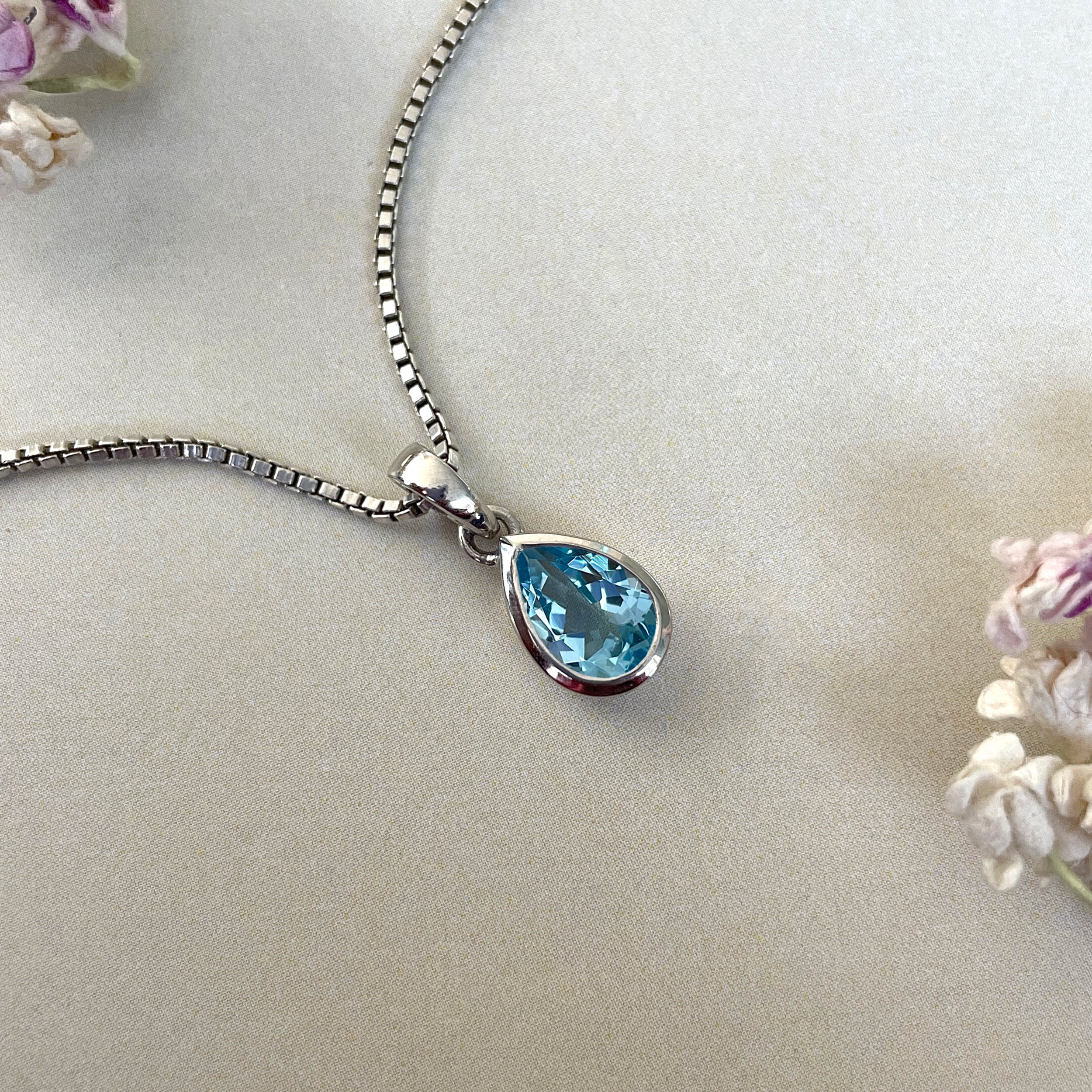 Blue Topaz Pendant-(BTZ-SP-956.)