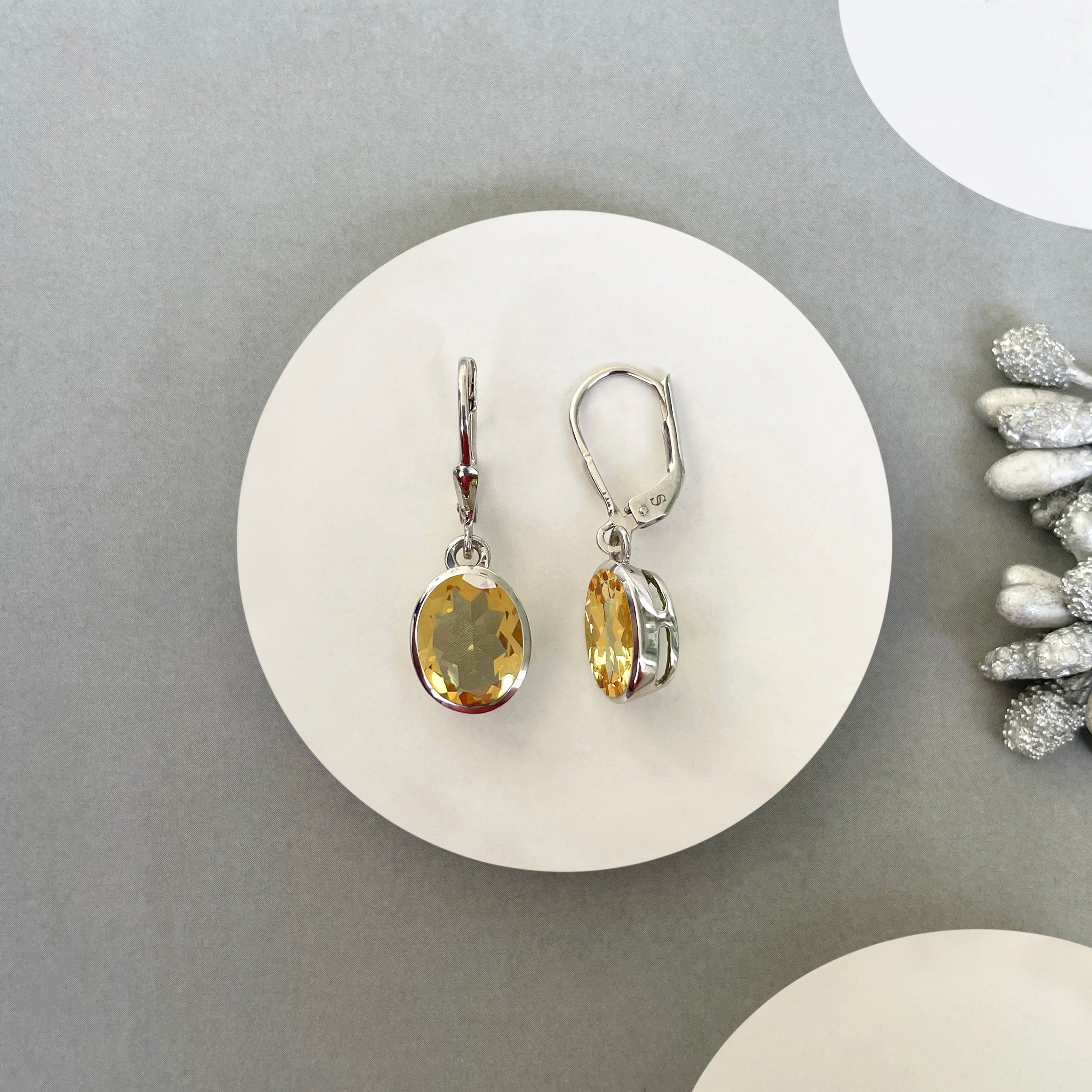 Citrine Leverback Earrings-(CIT-SE-713.)