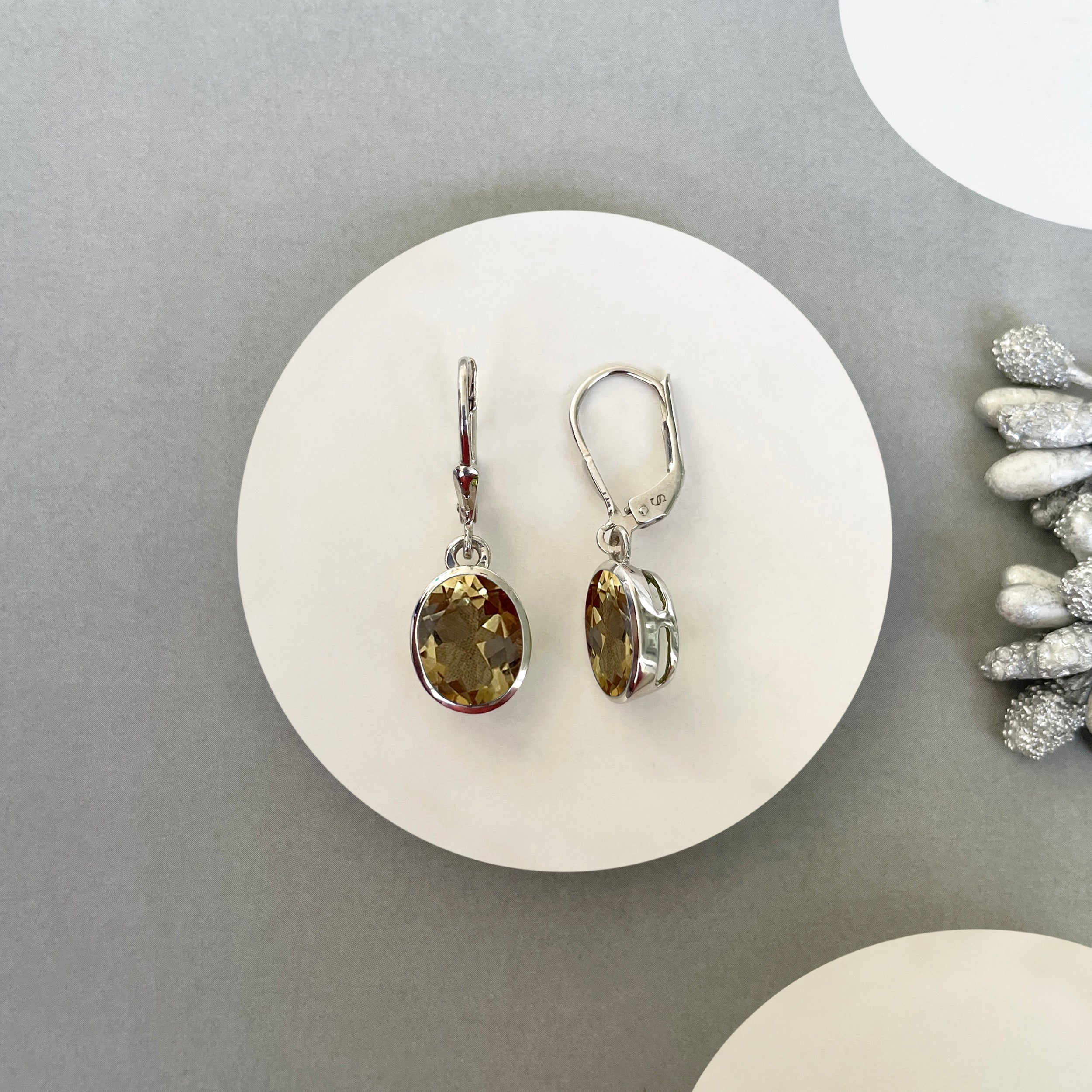 Citrine Leverback Earring-(CIT-SE-713.)