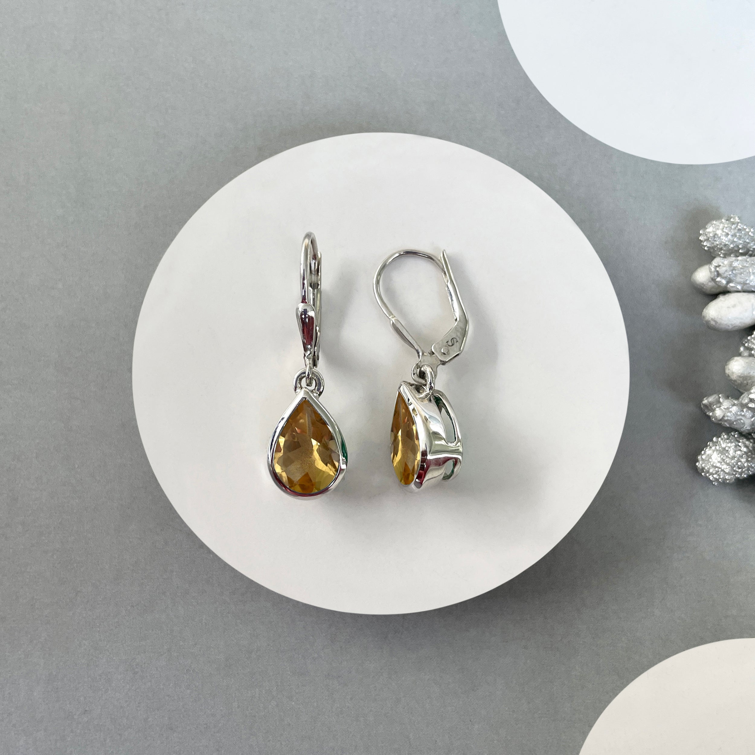 Citrine Leverback Earring-(CIT-SE-742.)