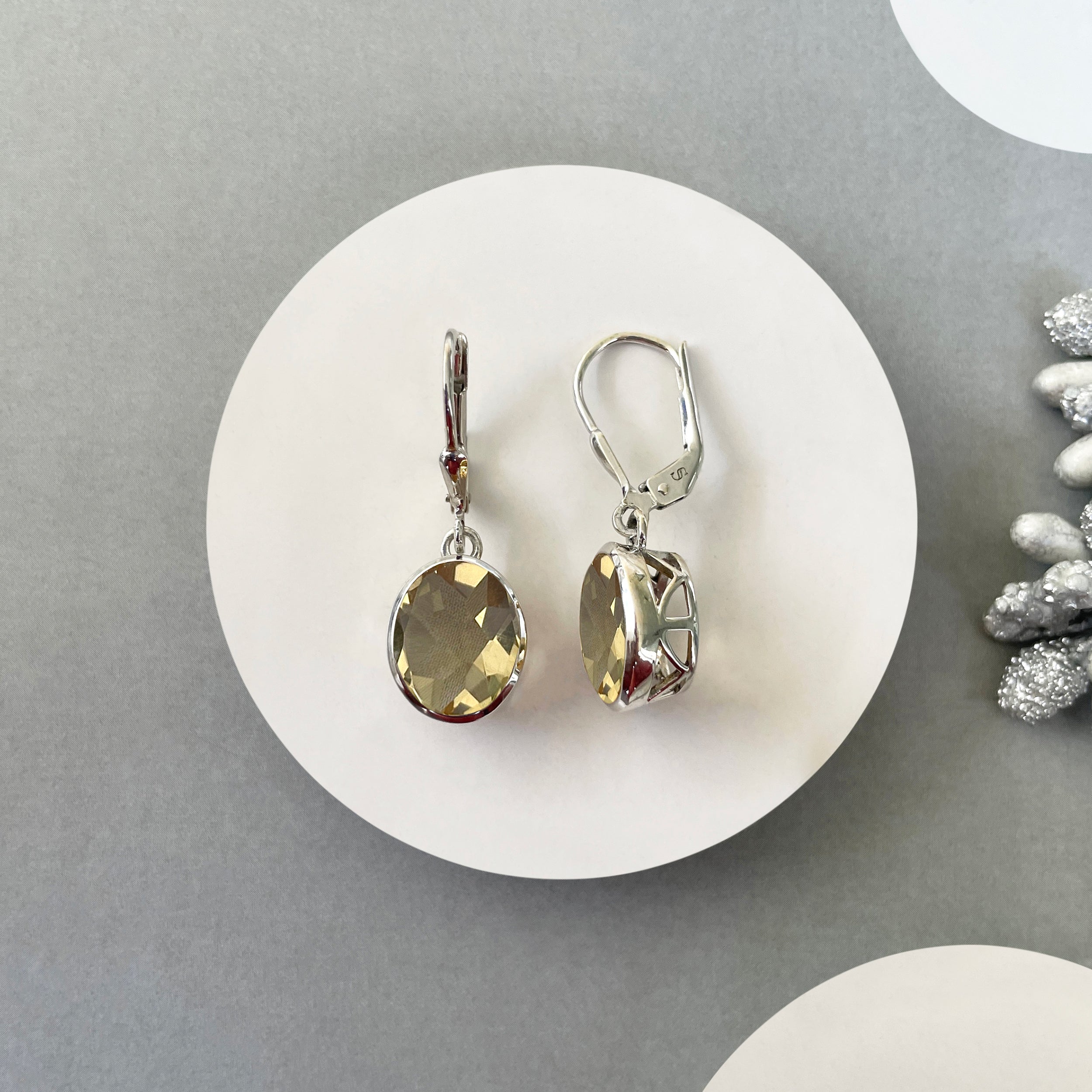 Citrine Leverback Earring-(CIT-SE-997.)