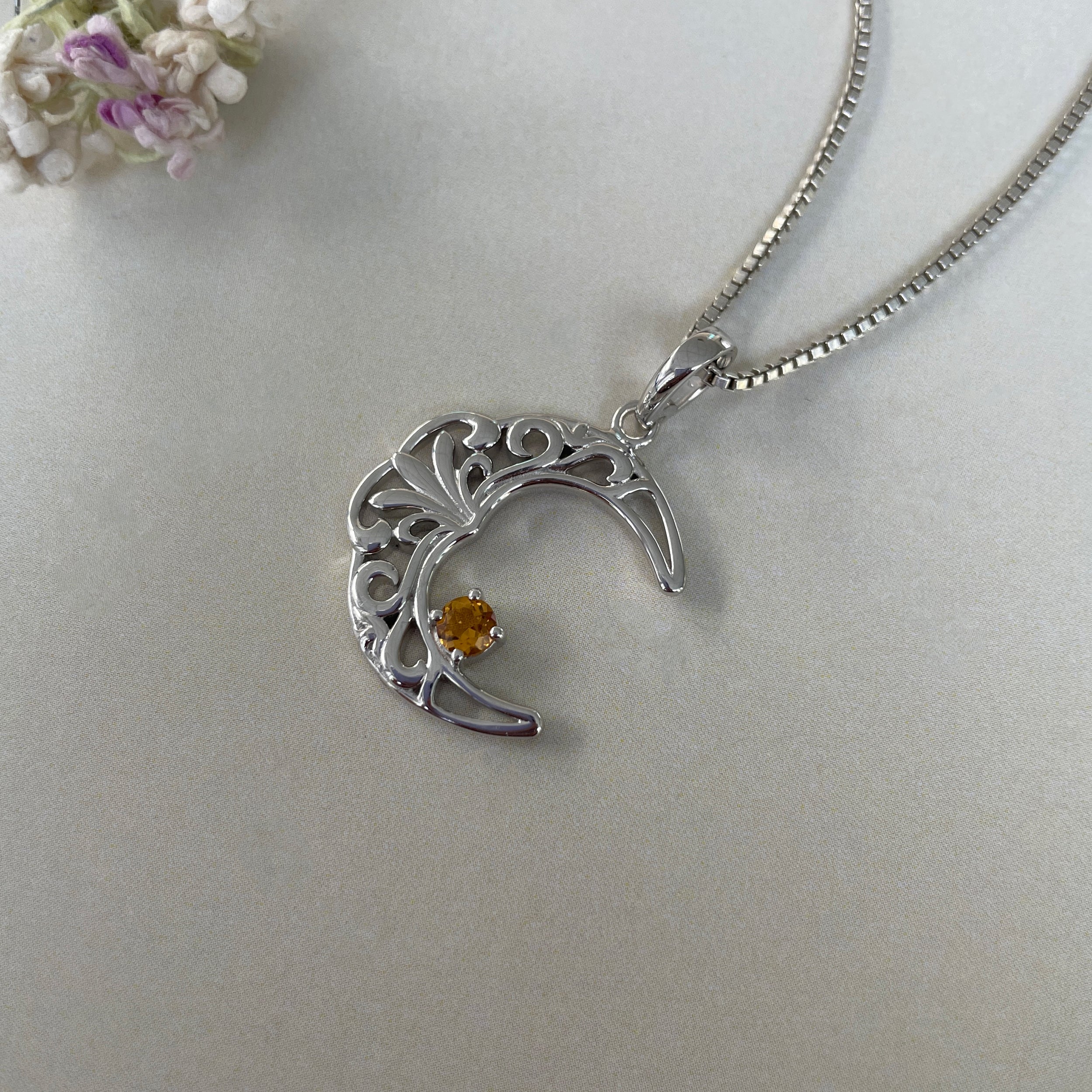 Citrine crescent Moon Pendant-(CIT-SN-150.)