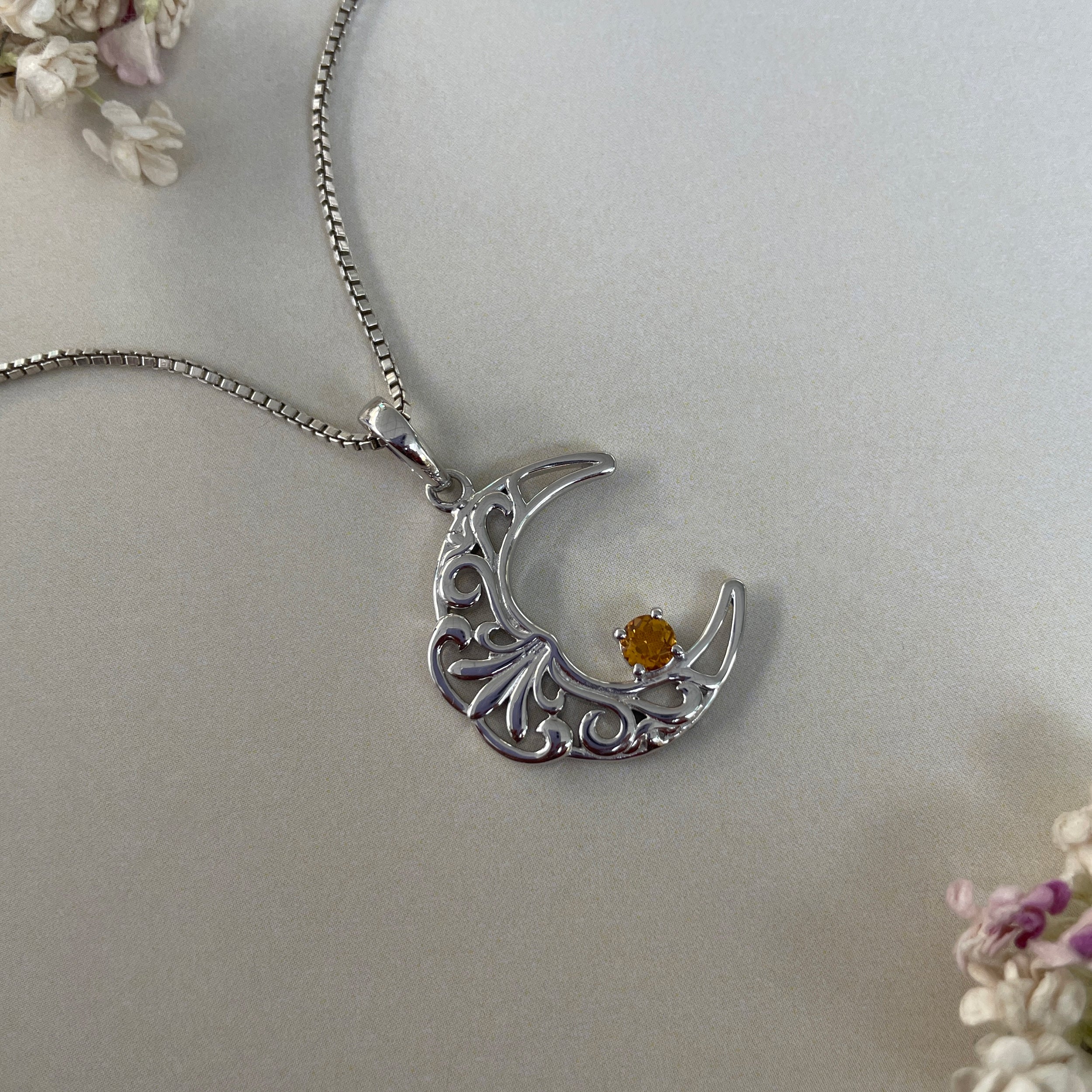 Citrine crescent Moon Pendant-(CIT-SN-150.)